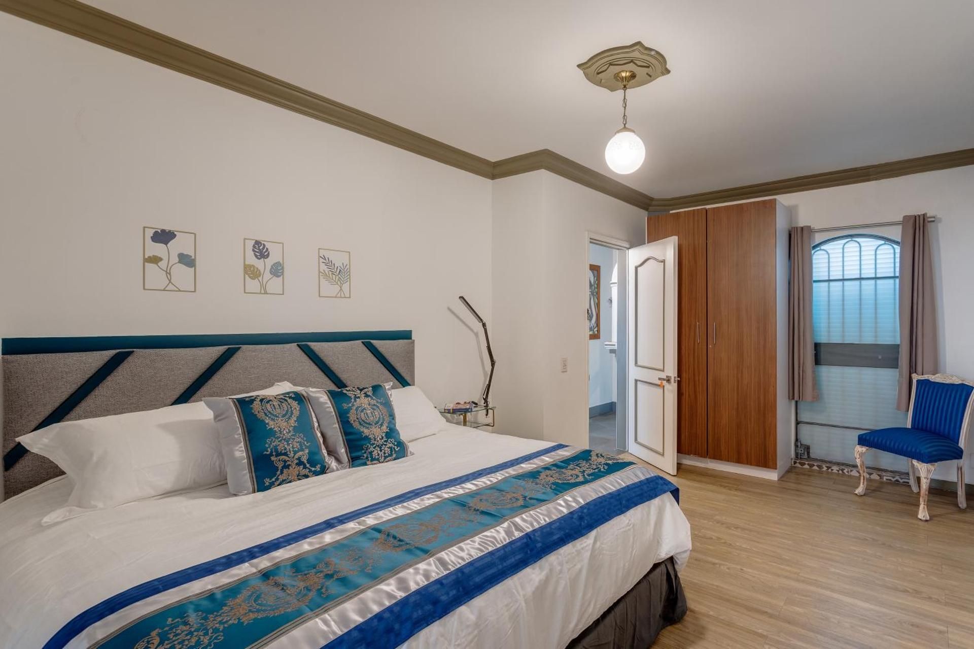Large Double Room
