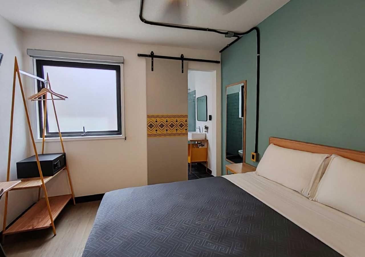 Standard Queen Room