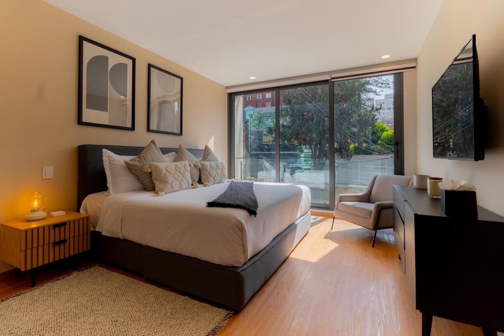Premium Apartment, 3 Bedrooms, Balcony, Street View