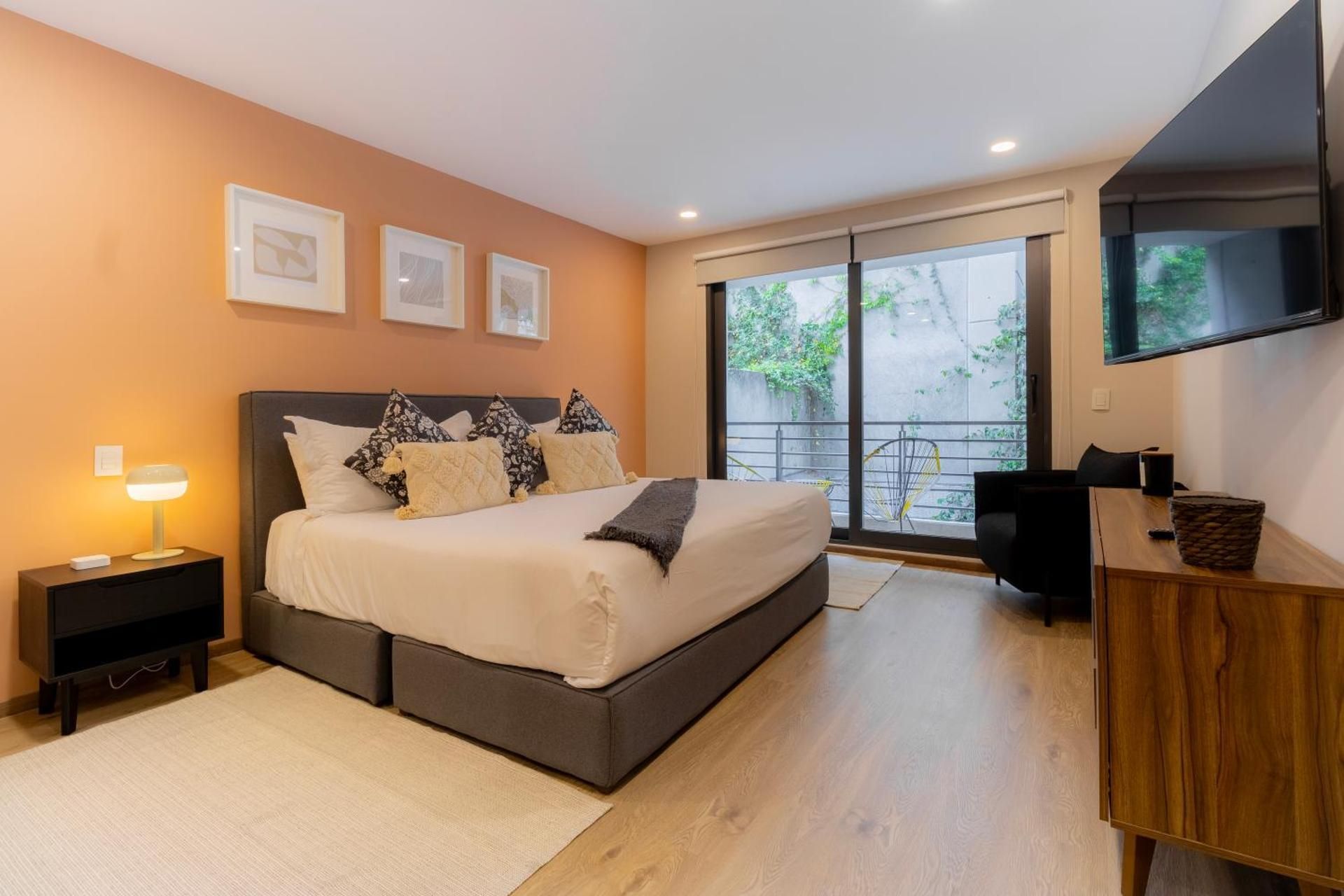 Luxury Apartment, 3 Bedrooms, Balcony