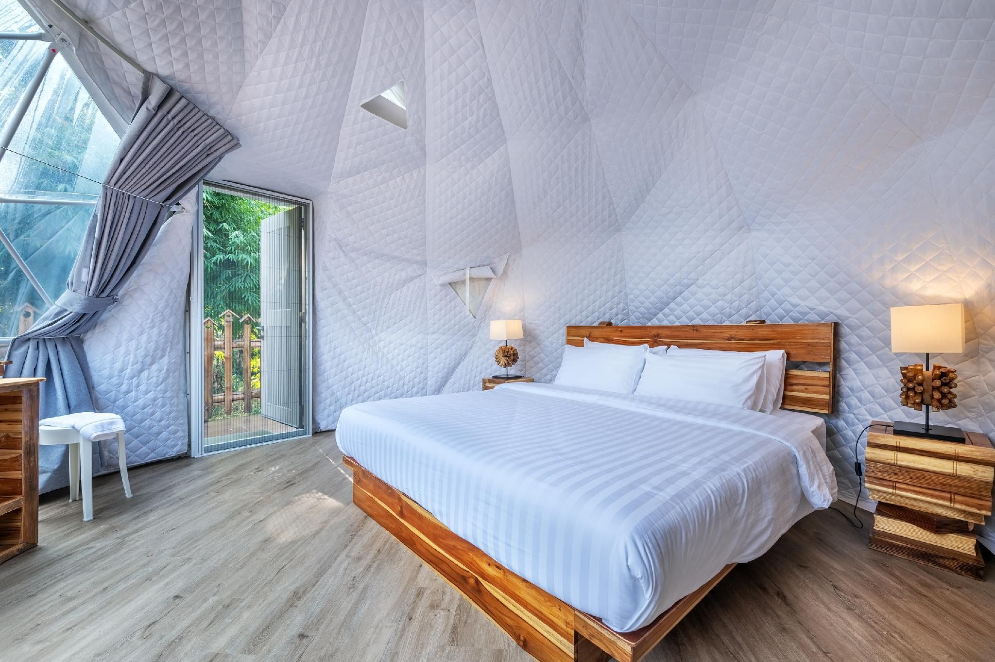 Lhong Chiang Dao Glamping Tent C