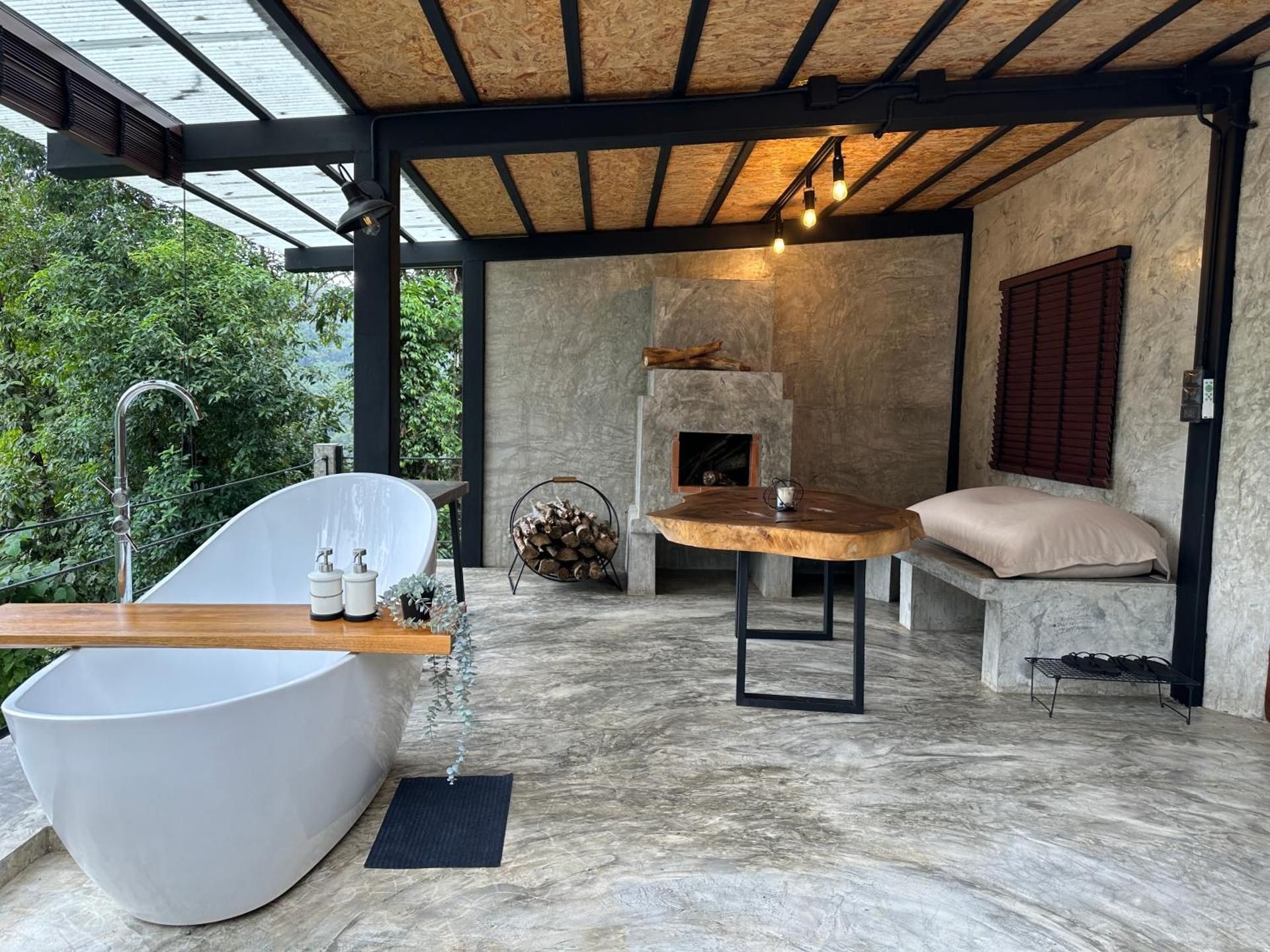 Hi Land Forest View Standard Room