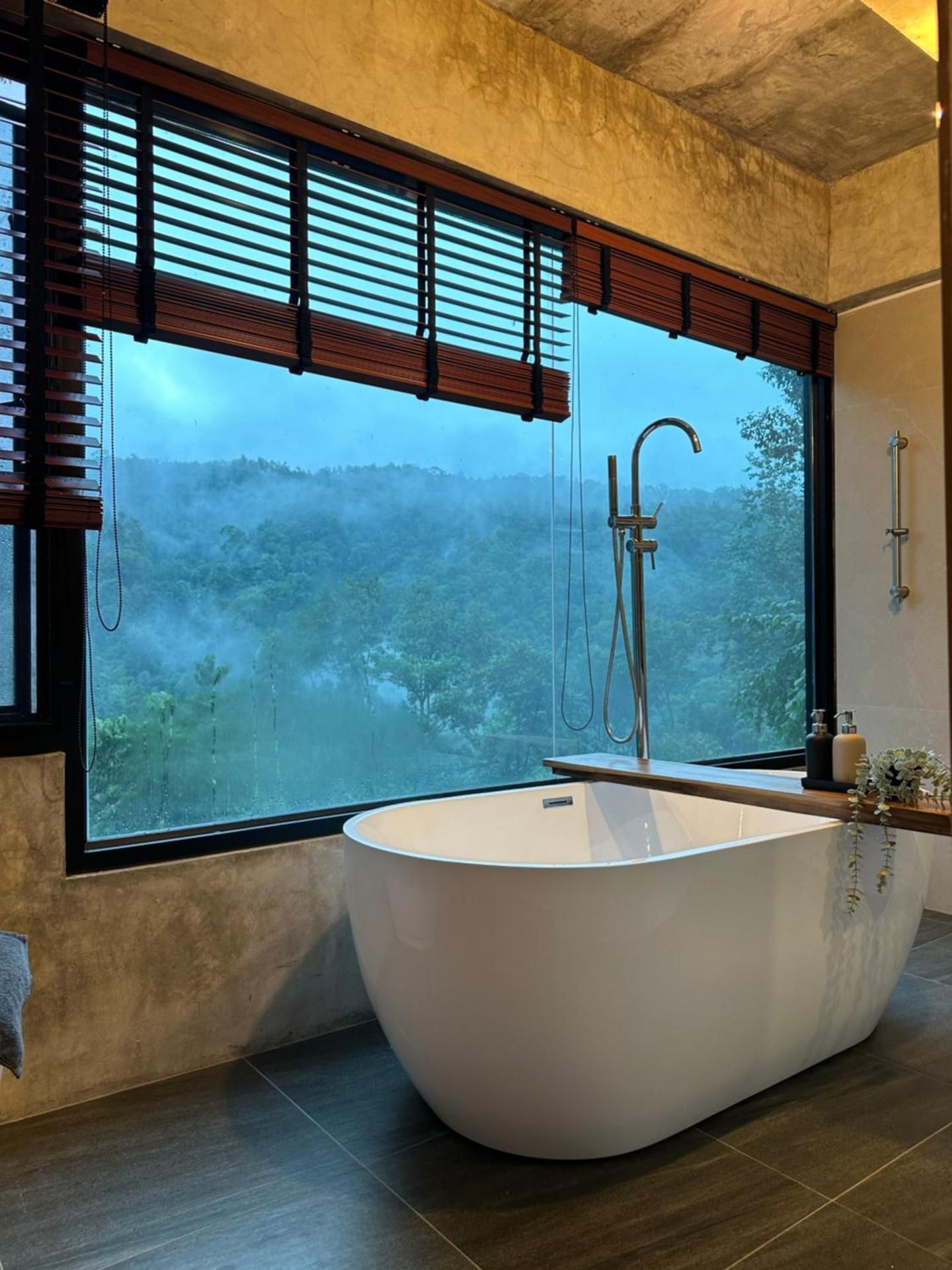 Hi Land Forest View Standard Room 2