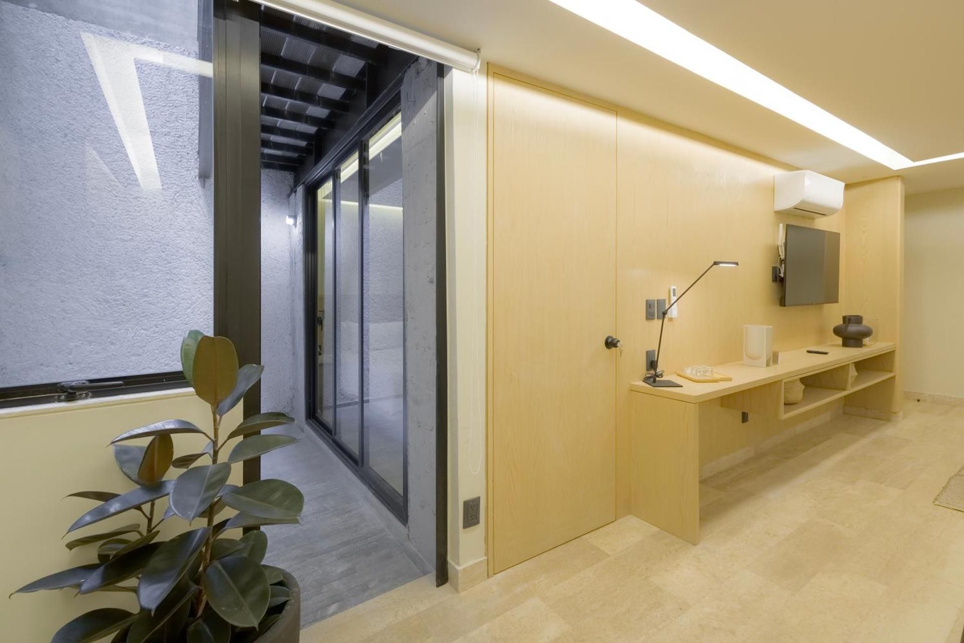 Comfort Apartment, Patio, Basement Level