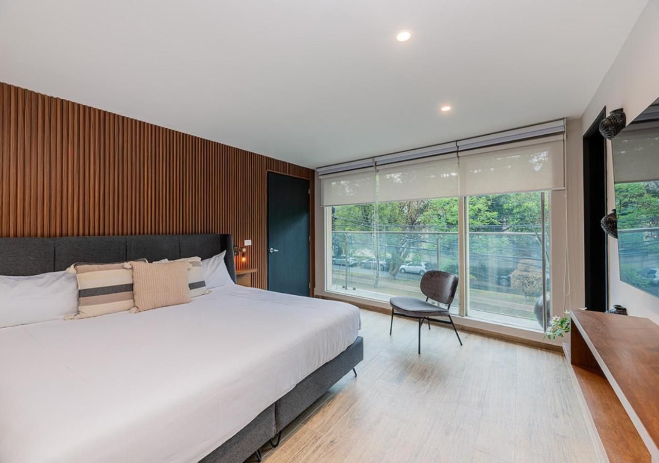 One-Bedroom Apartment with Balcony