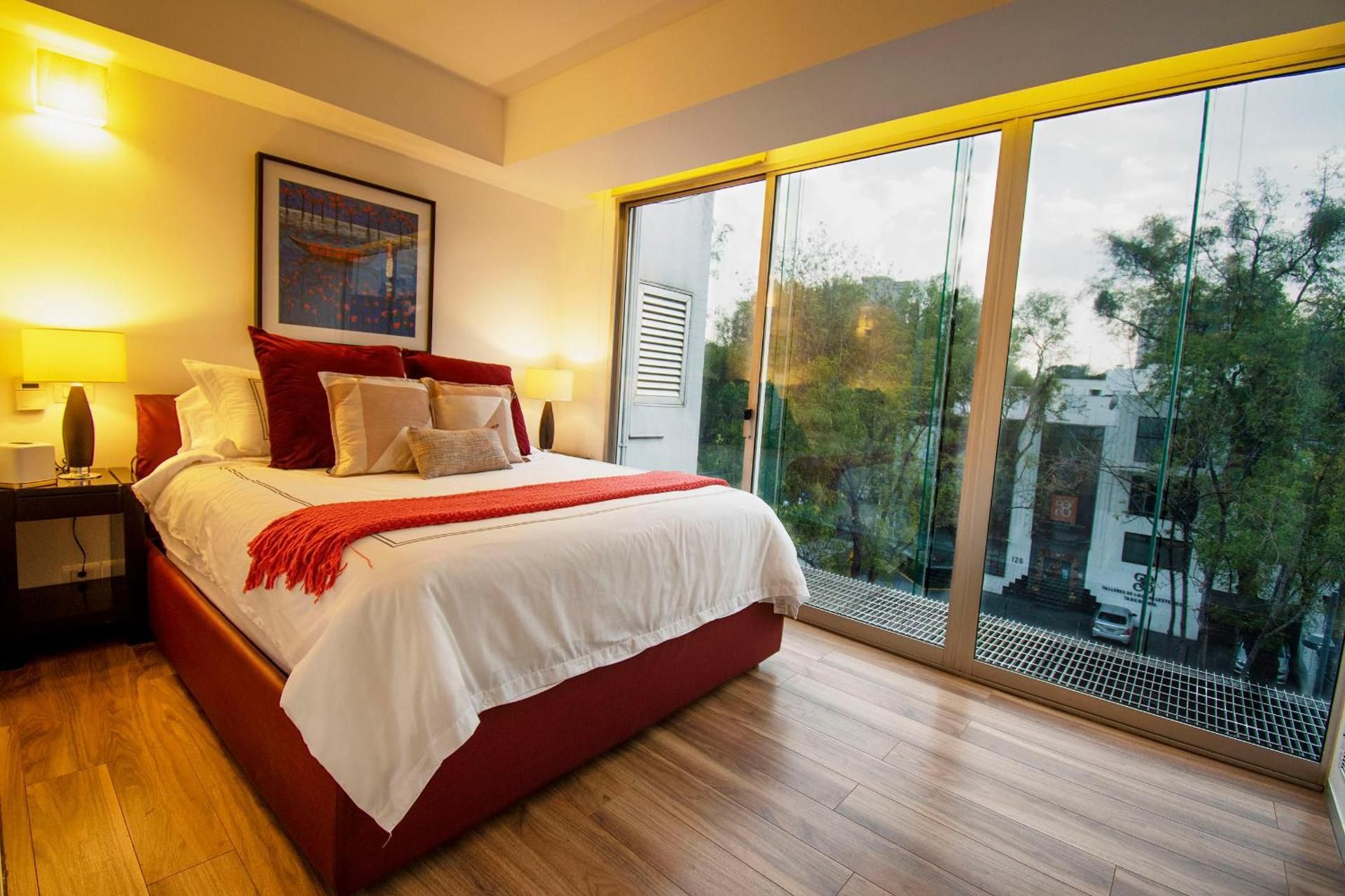 Superior Apartment with City View