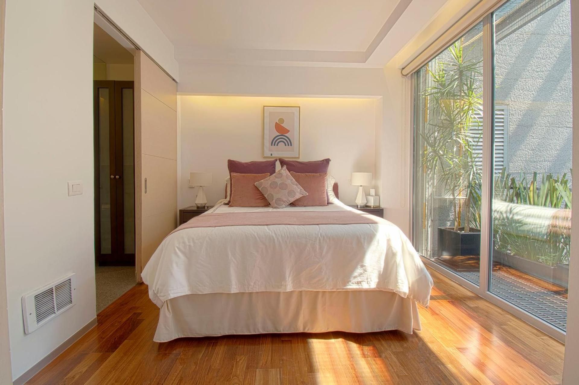 Two-Bedroom Deluxe Apartment with Balcony