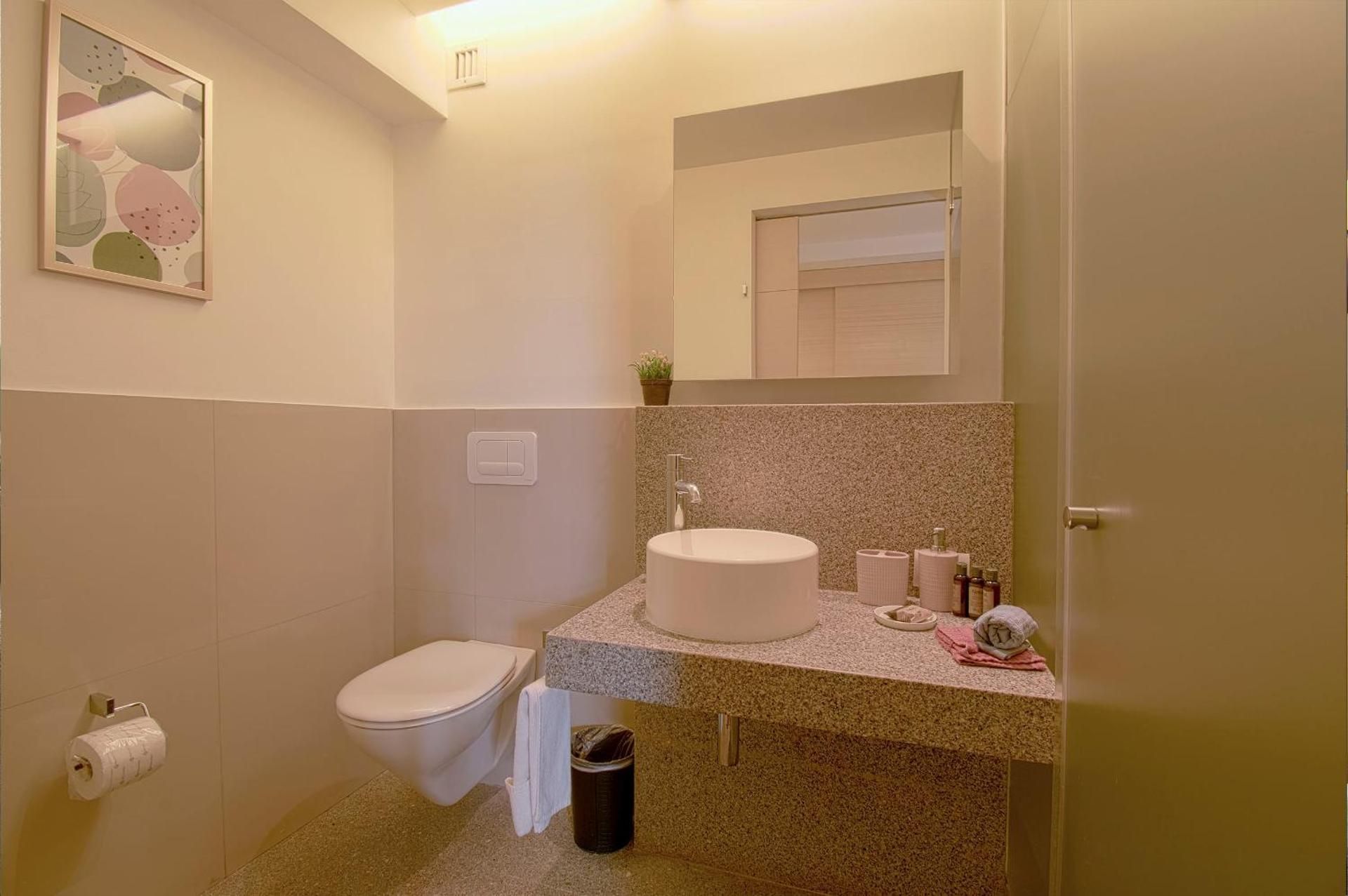 Two-Bedroom Deluxe Apartment with Balcony