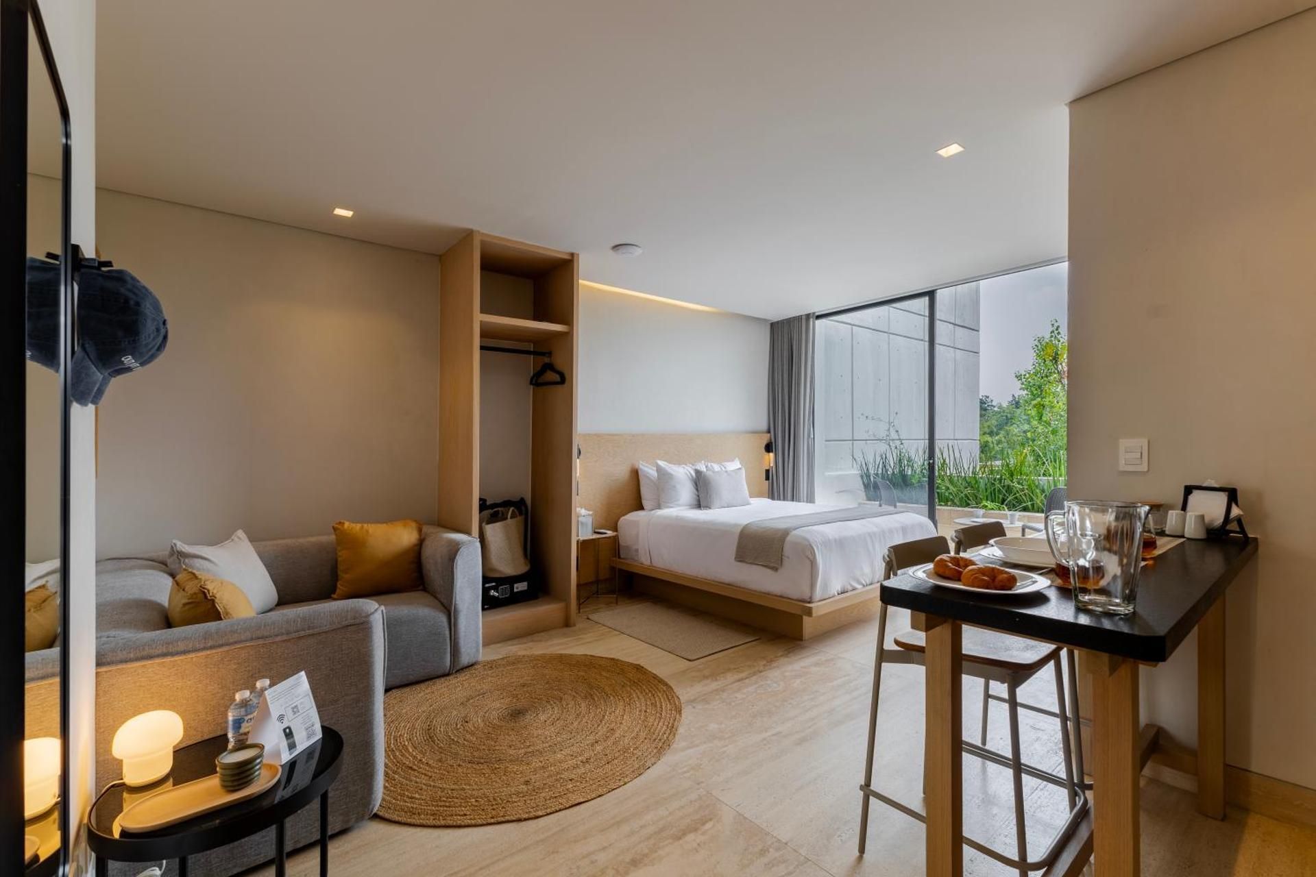 Studio Apartment with Balcony