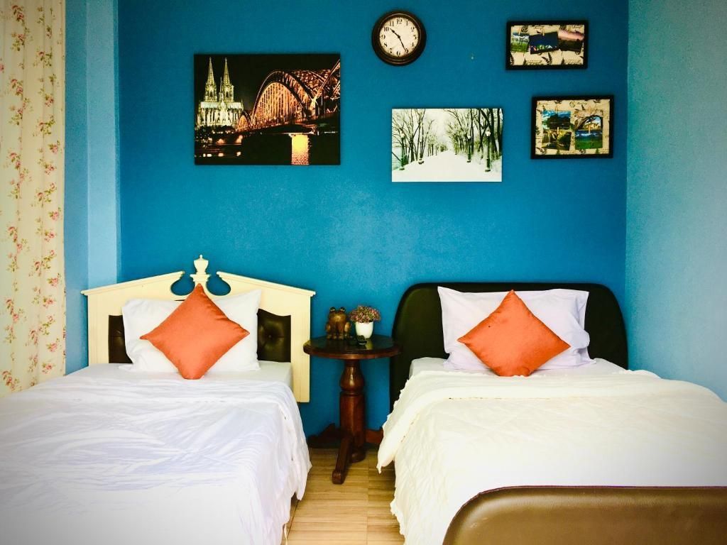 Economy Twin Room