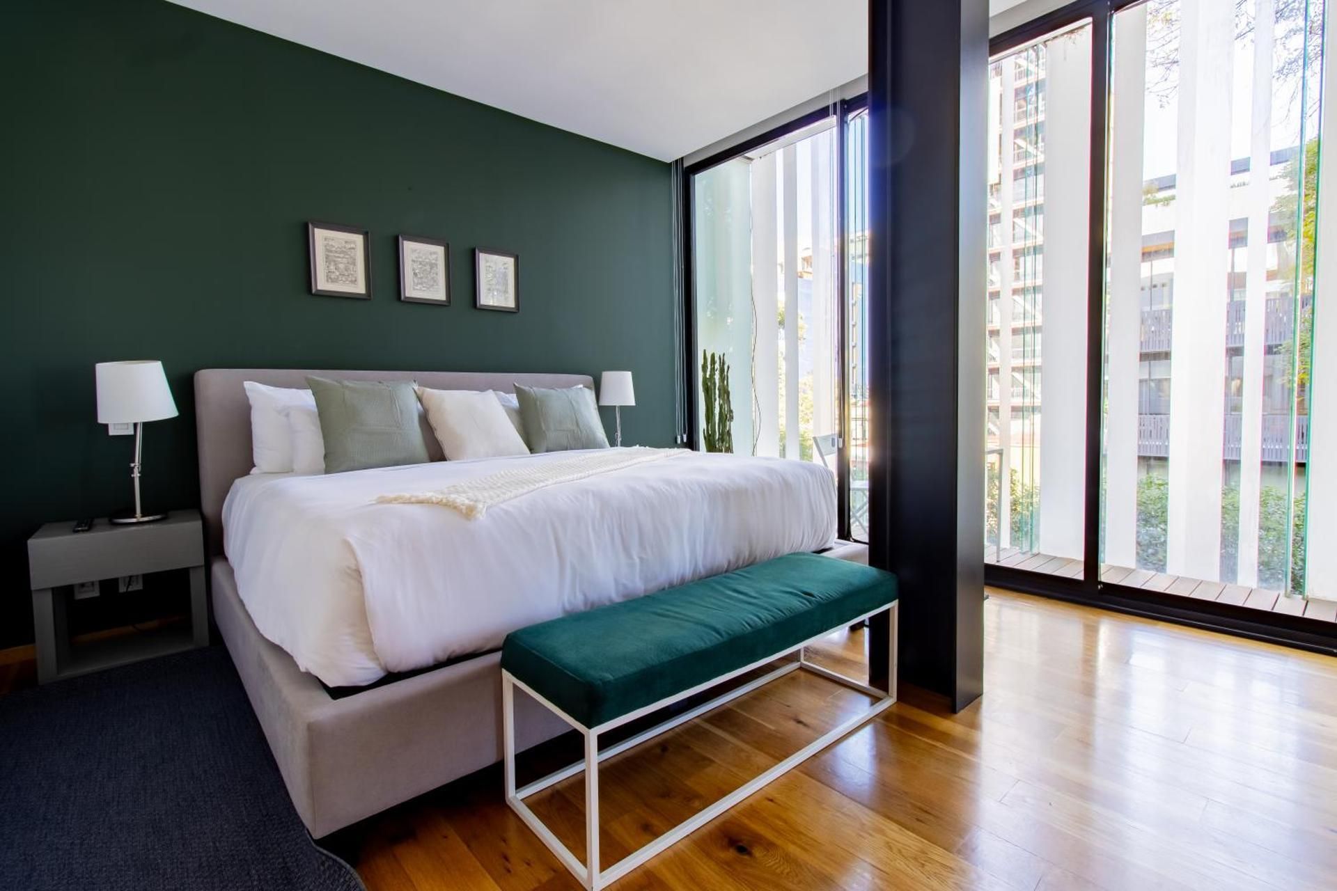 Luxury Apartment, Balcony, Street View