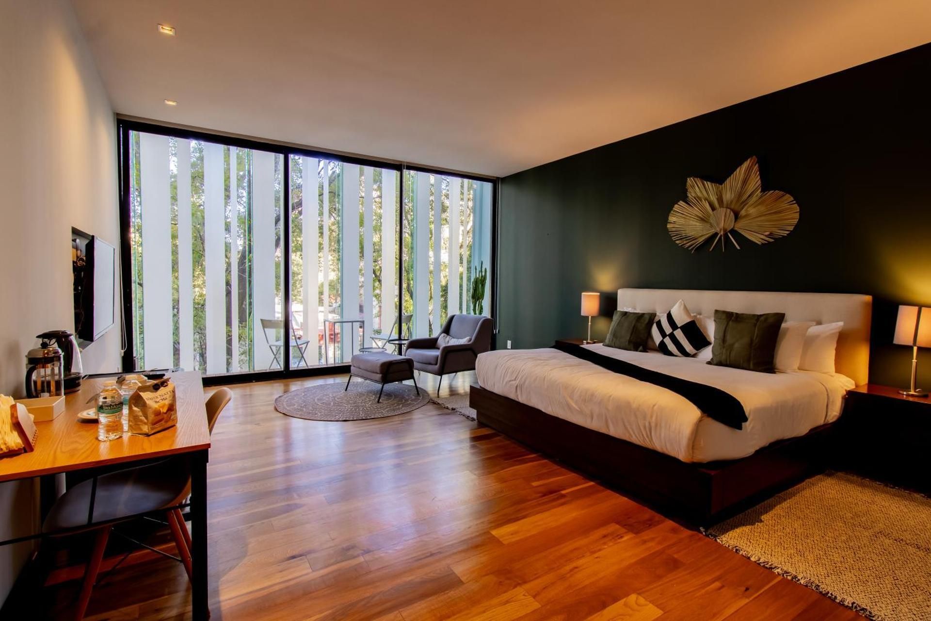 Exclusive Studio, Balcony, Street View
