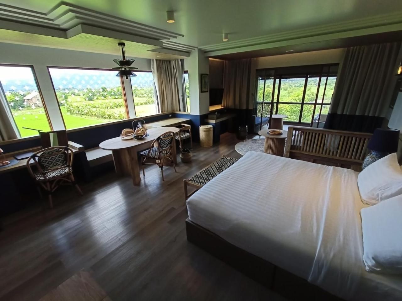 Yatika Boutique Suite with Mountain View
