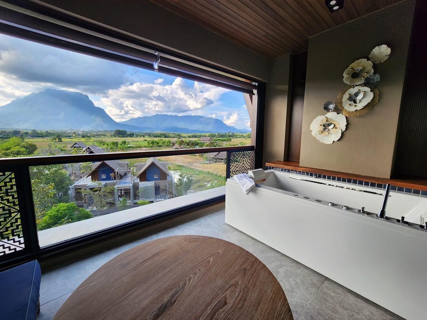 Yatika Boutique Deluxe Corner with Mountain View 3