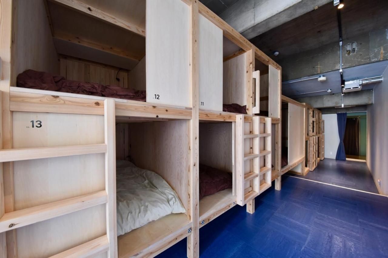 Single Bed in Mixed Dormitory Room