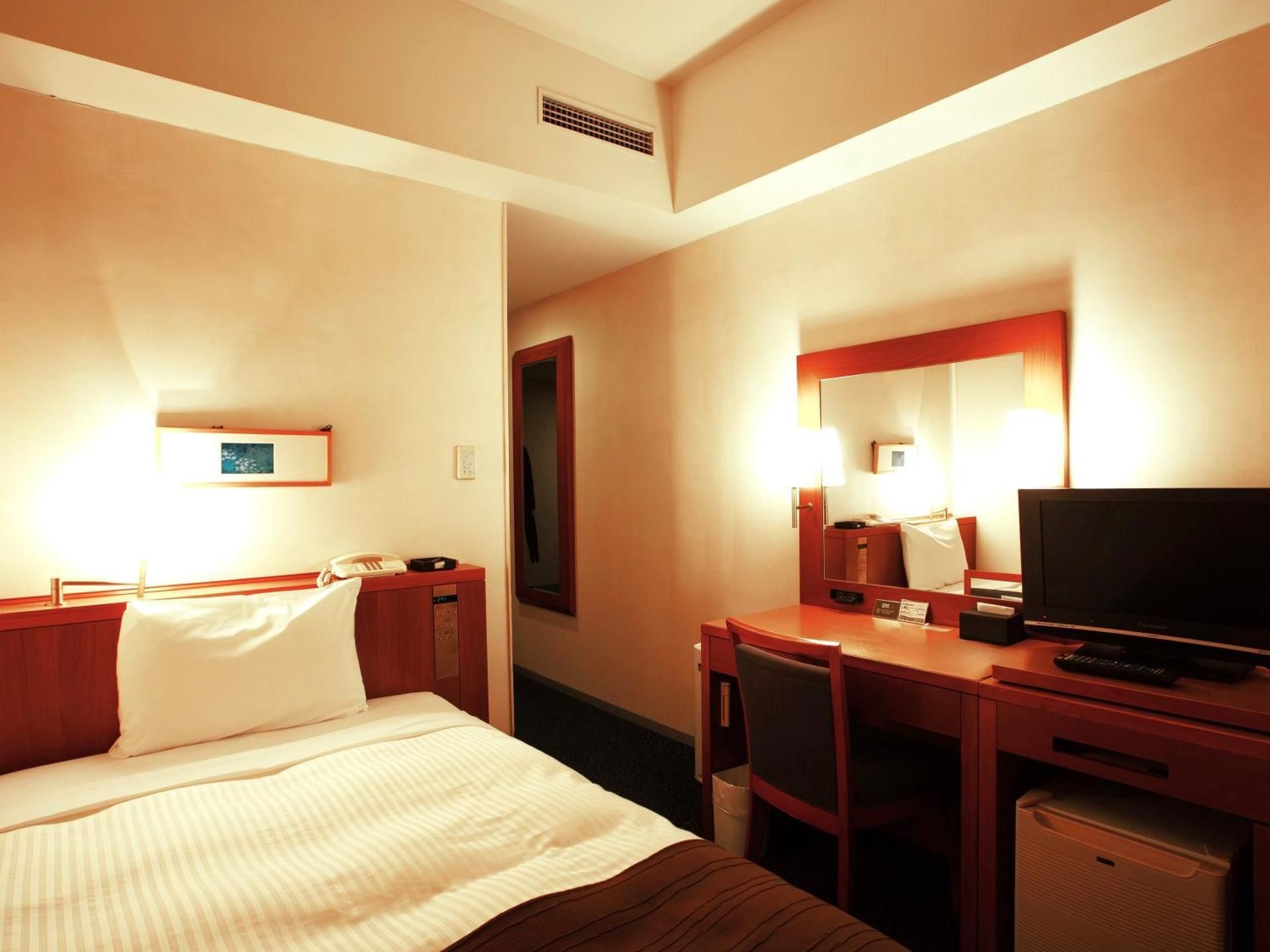 Standard Double Room with Small Double Bed - Smoking