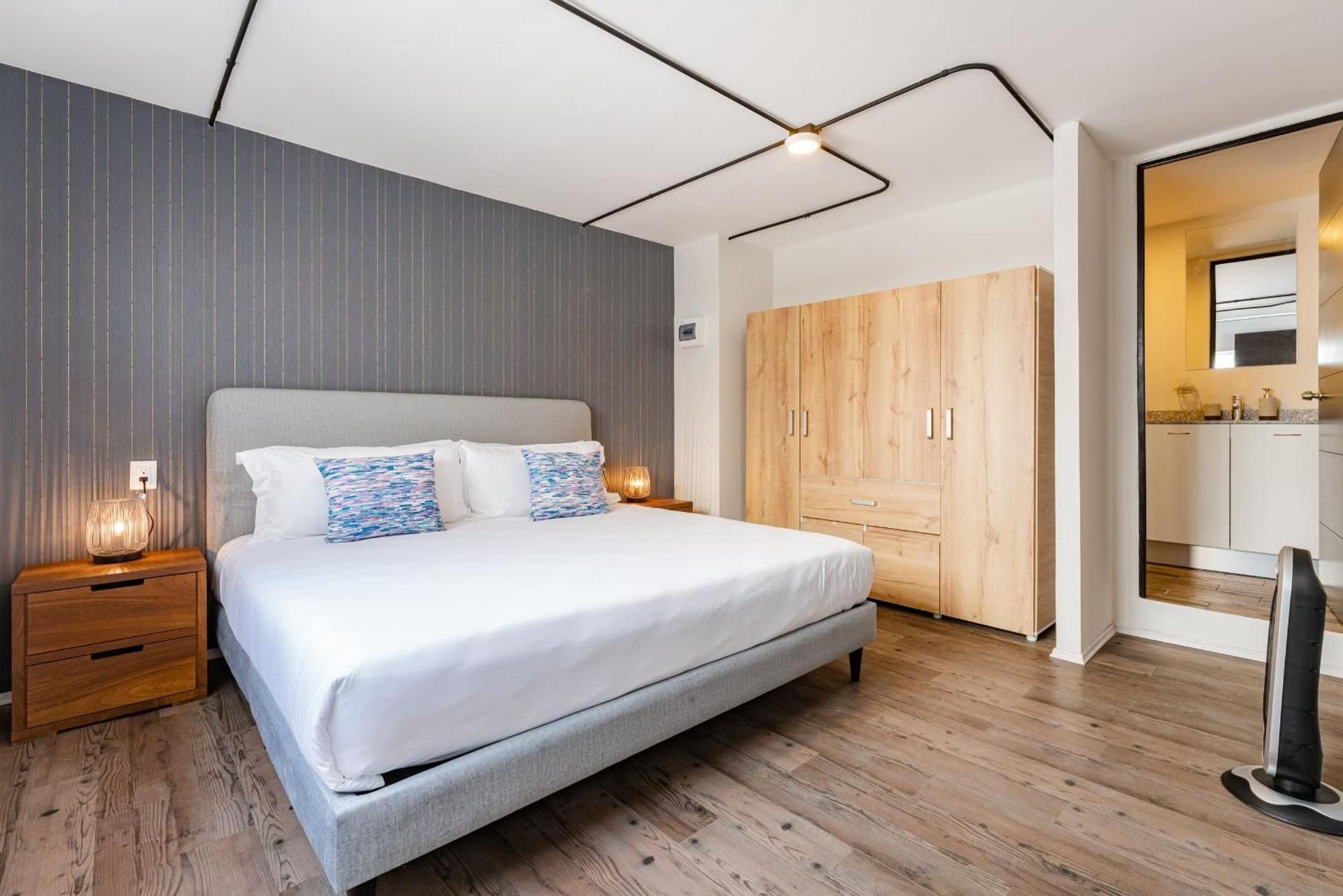 Four-Bedroom Deluxe Apartment