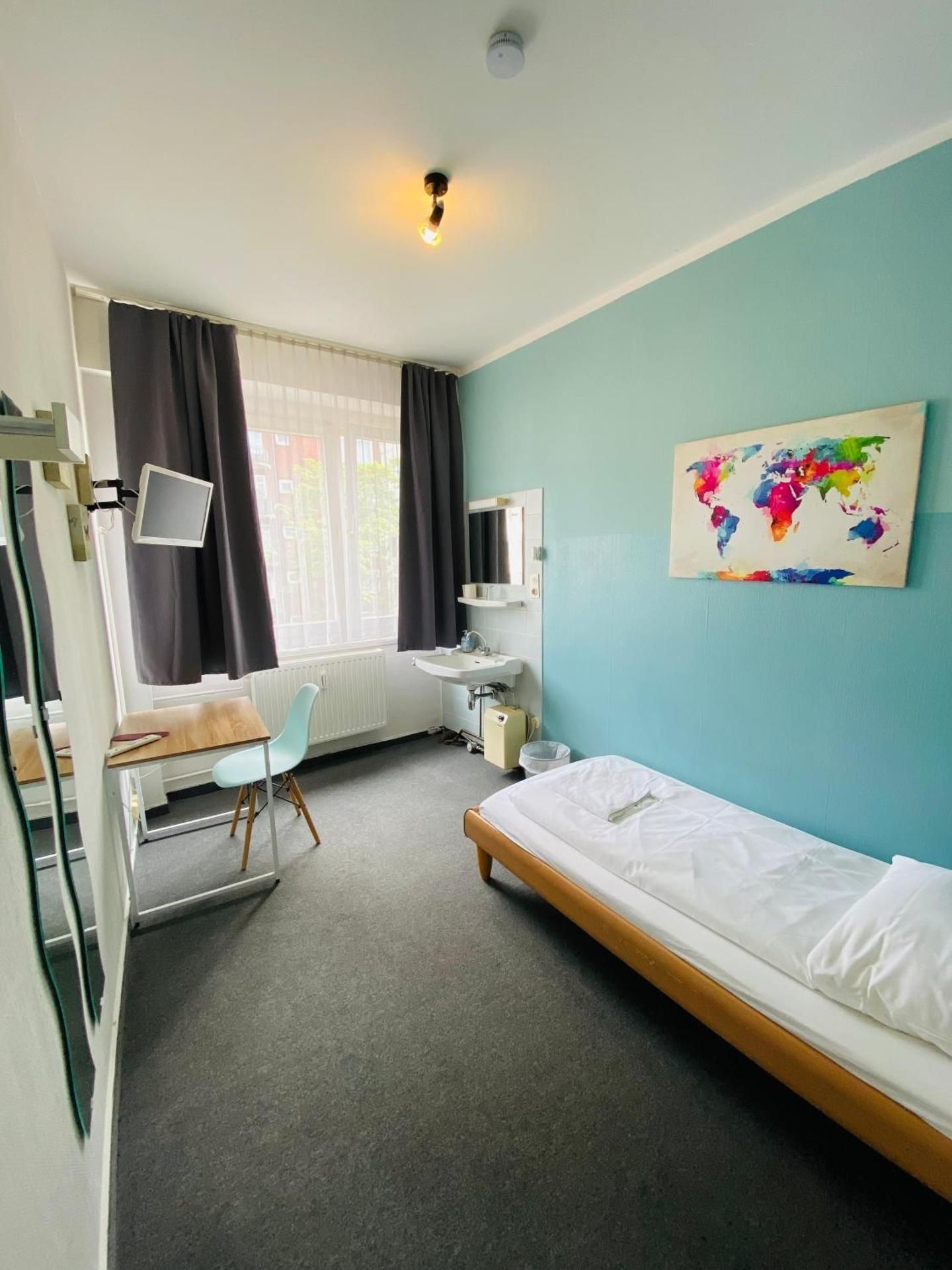 Single Room with Shared Bathroom