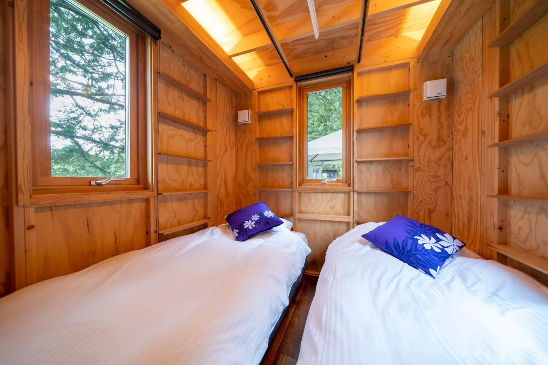 Wood Cabin with Private Toilet and Shower Booth - Non-Smoking