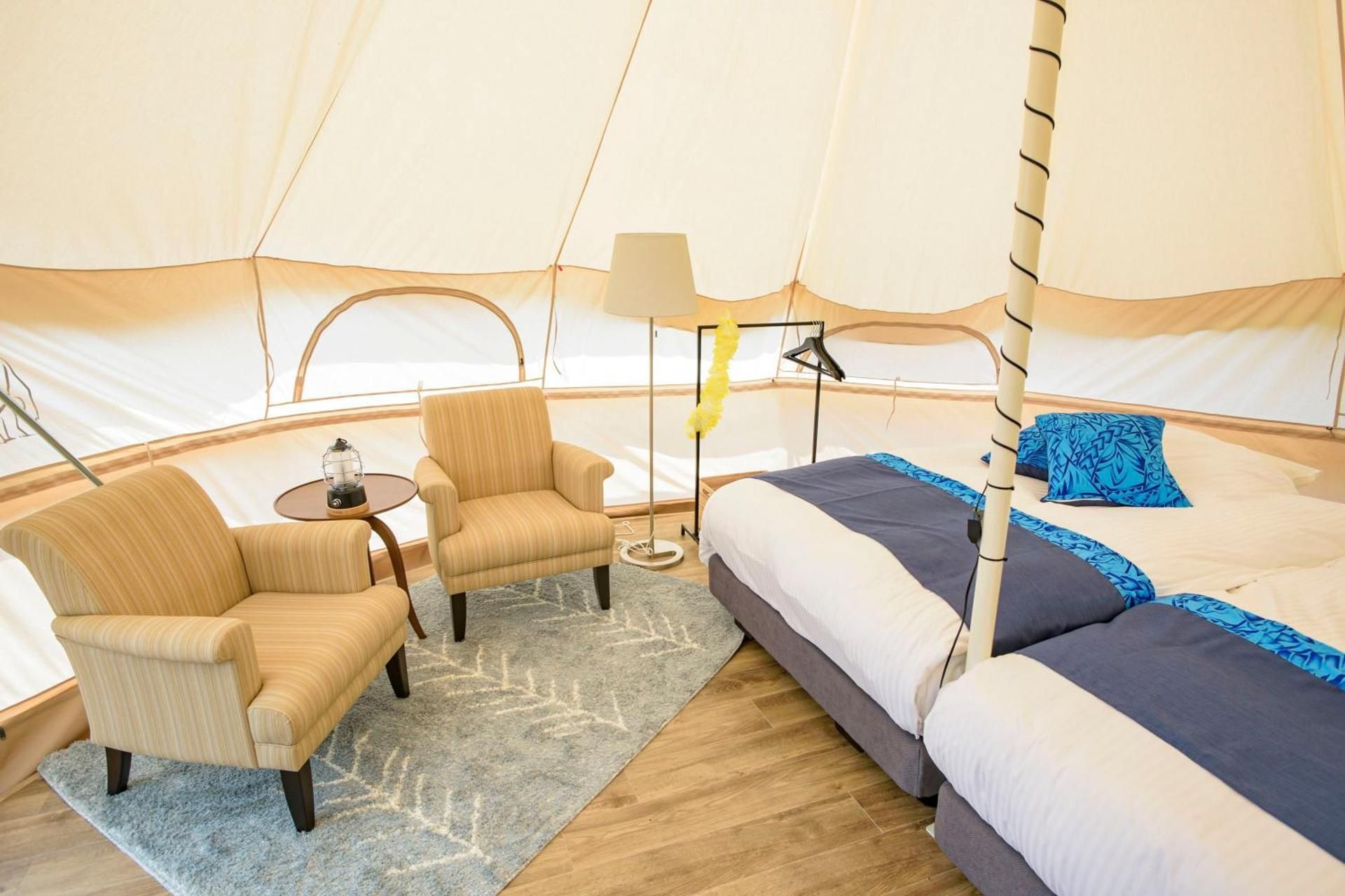 Grand Tent A - Non-Smoking