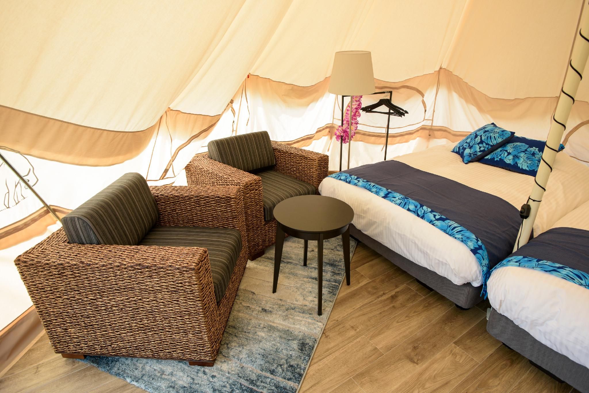 Grand Tent C - Non-Smoking