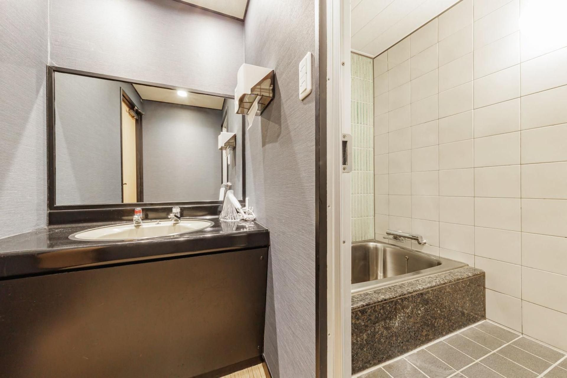 Room with Tatami Area with Private Bathroom - Yasuragi A - Non-Smoking