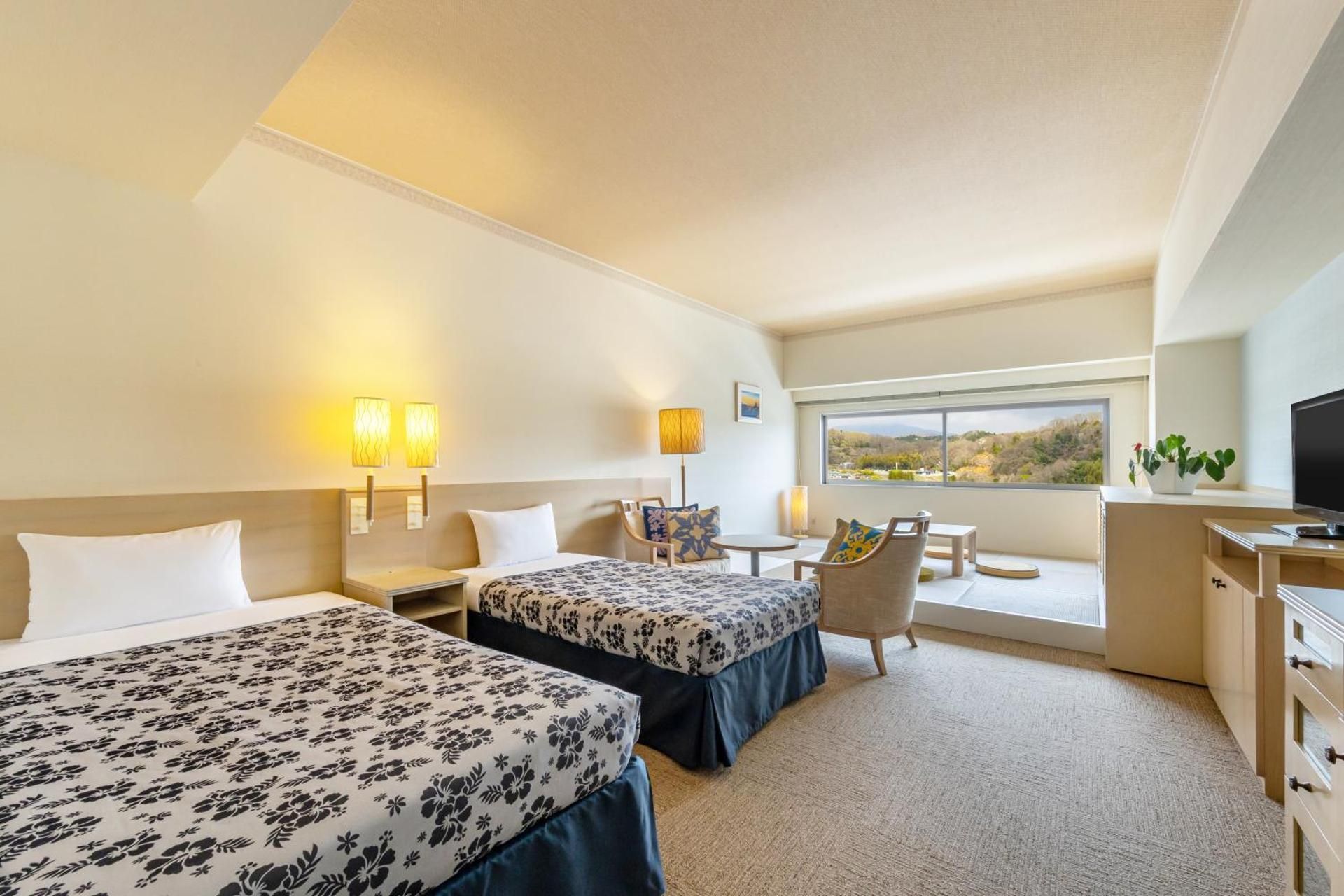Universal Room with Private Bathroom - Non-Smoking