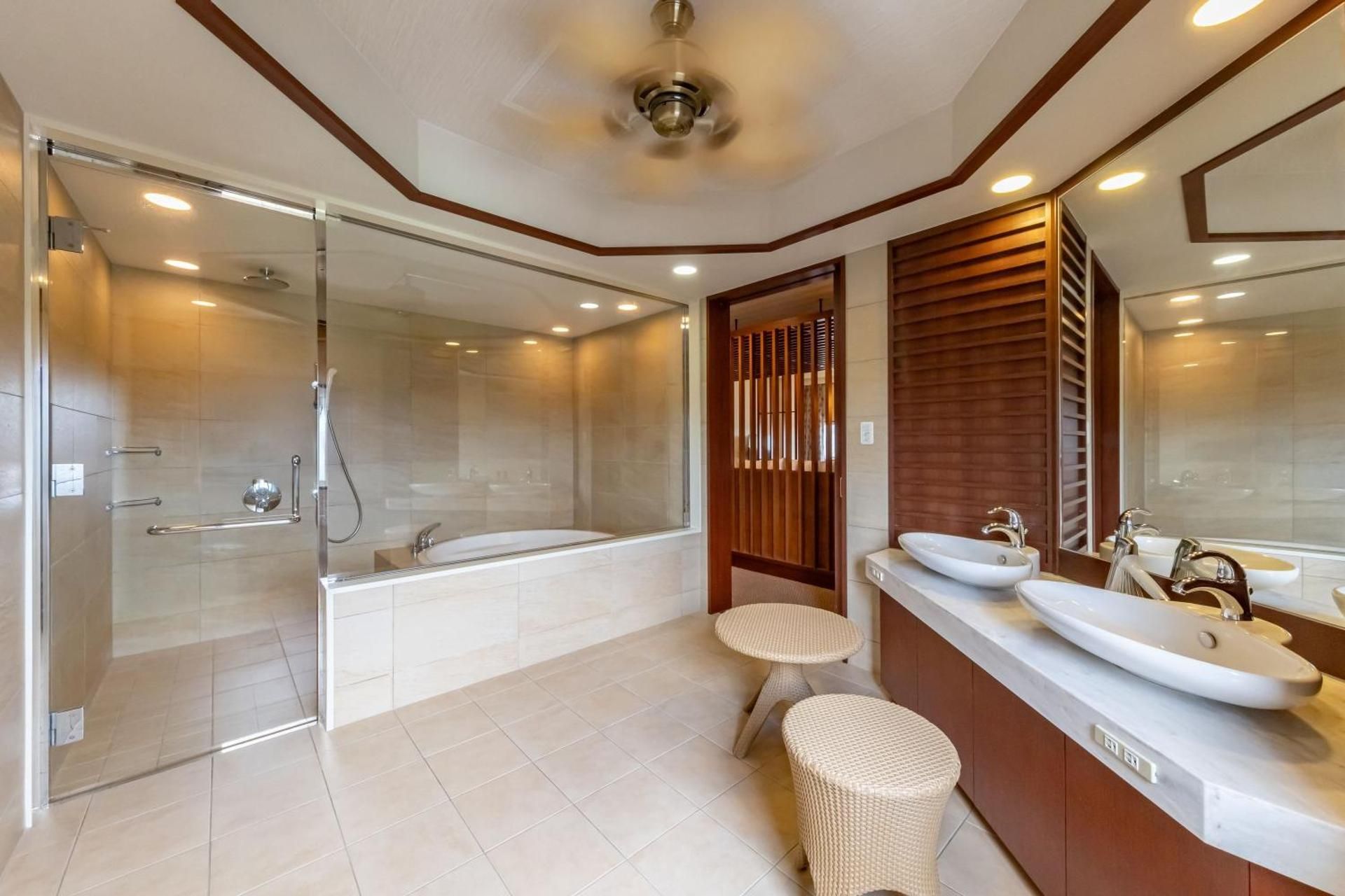 Suite with Private Bathroom - Non-Smoking