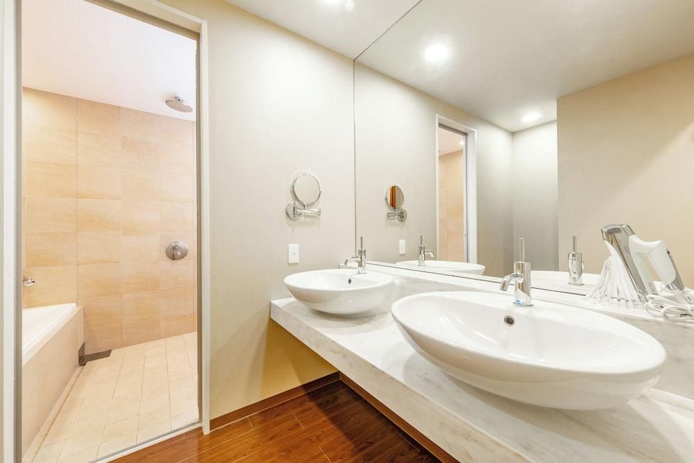 Junior Suite with Private Bathroom - Non-Smoking