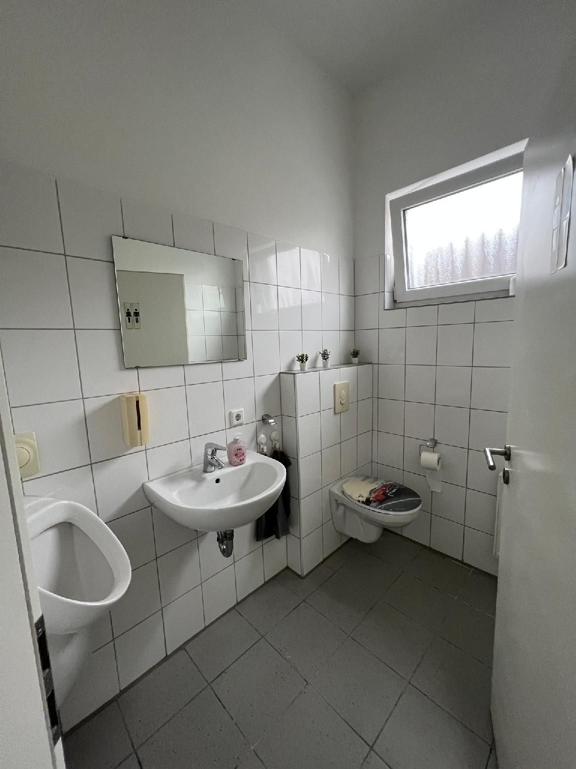 Doppelzimmer-Budget-Gemeinsames Badezimmer-Stadtblick