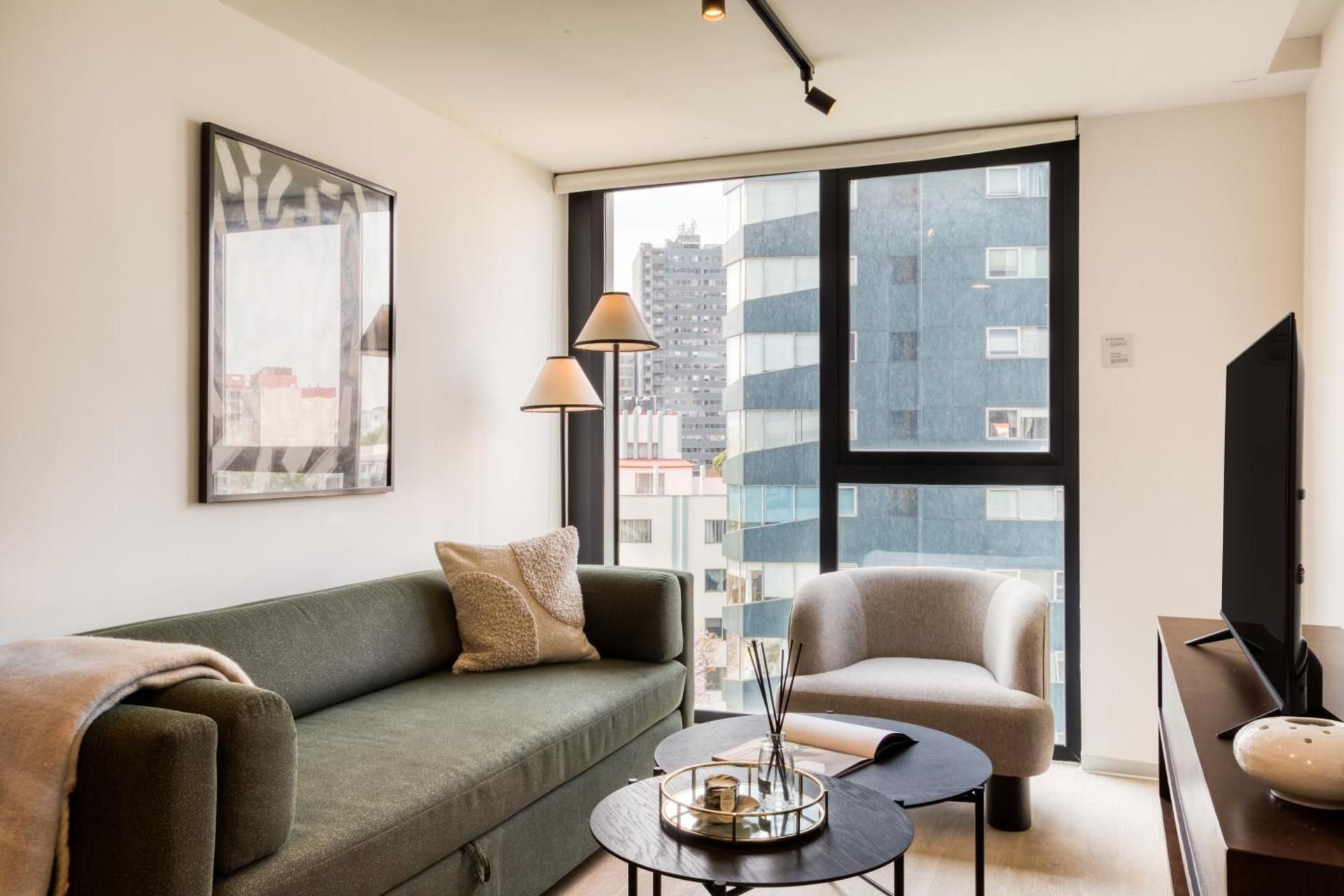 DELUXE APARTMENT
