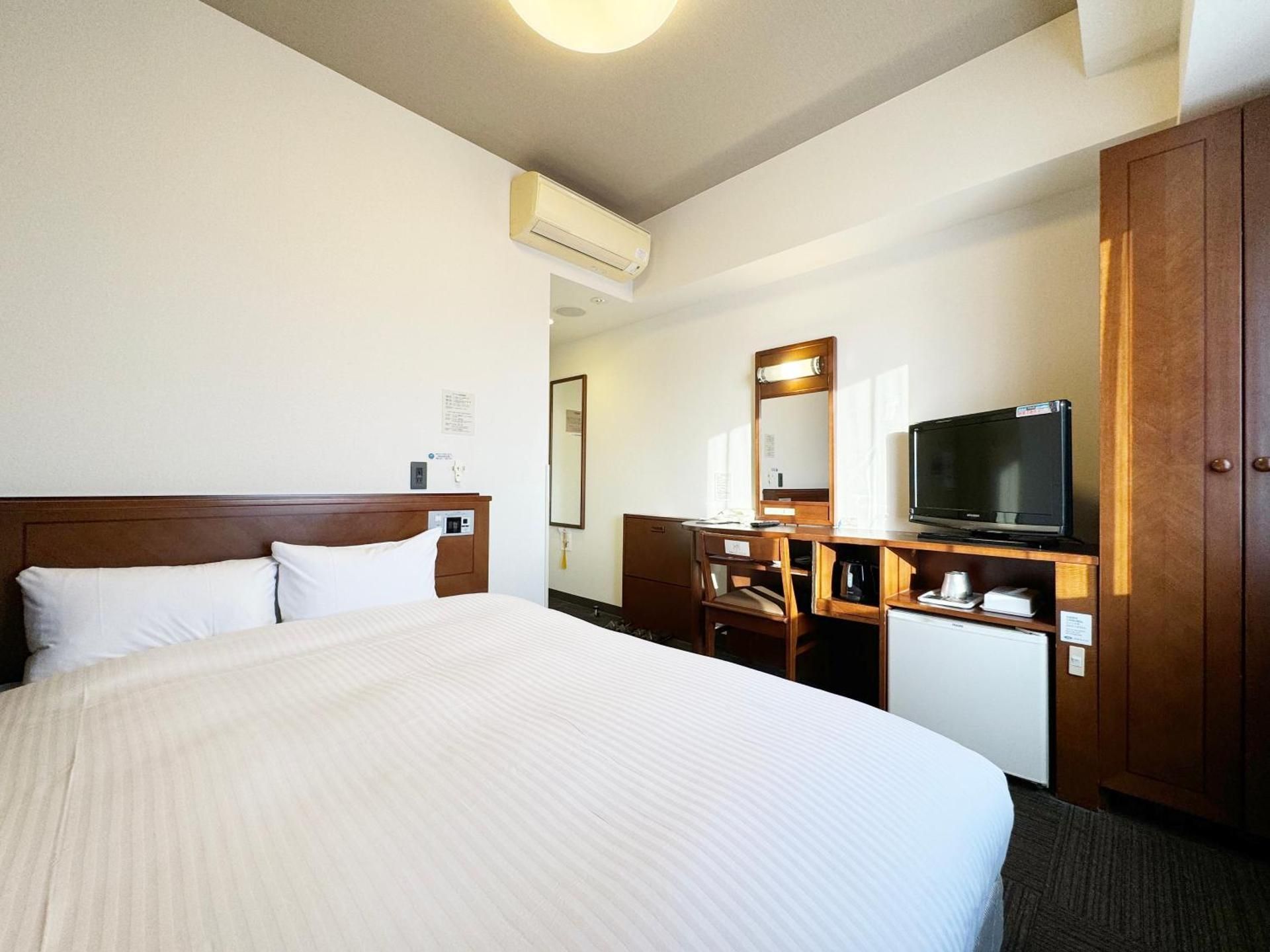 Semi Double Room - Non-Smoking