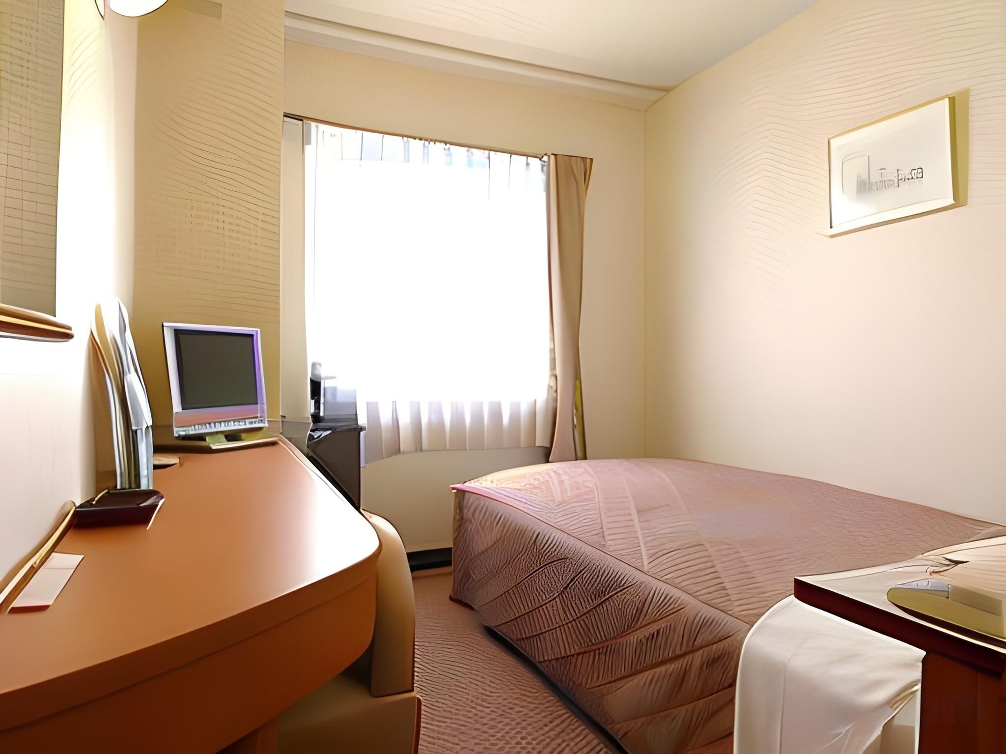 Non-smoking Semi-doubleSimmons bed equipped