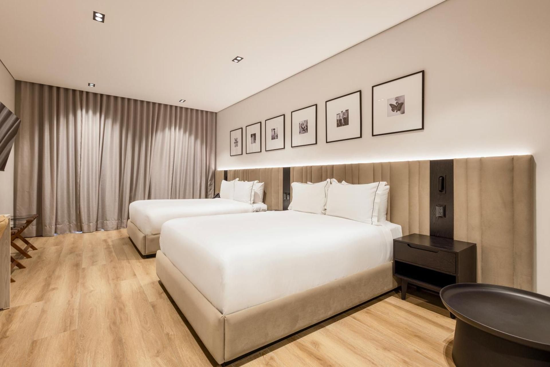 Deluxe Queen Suite