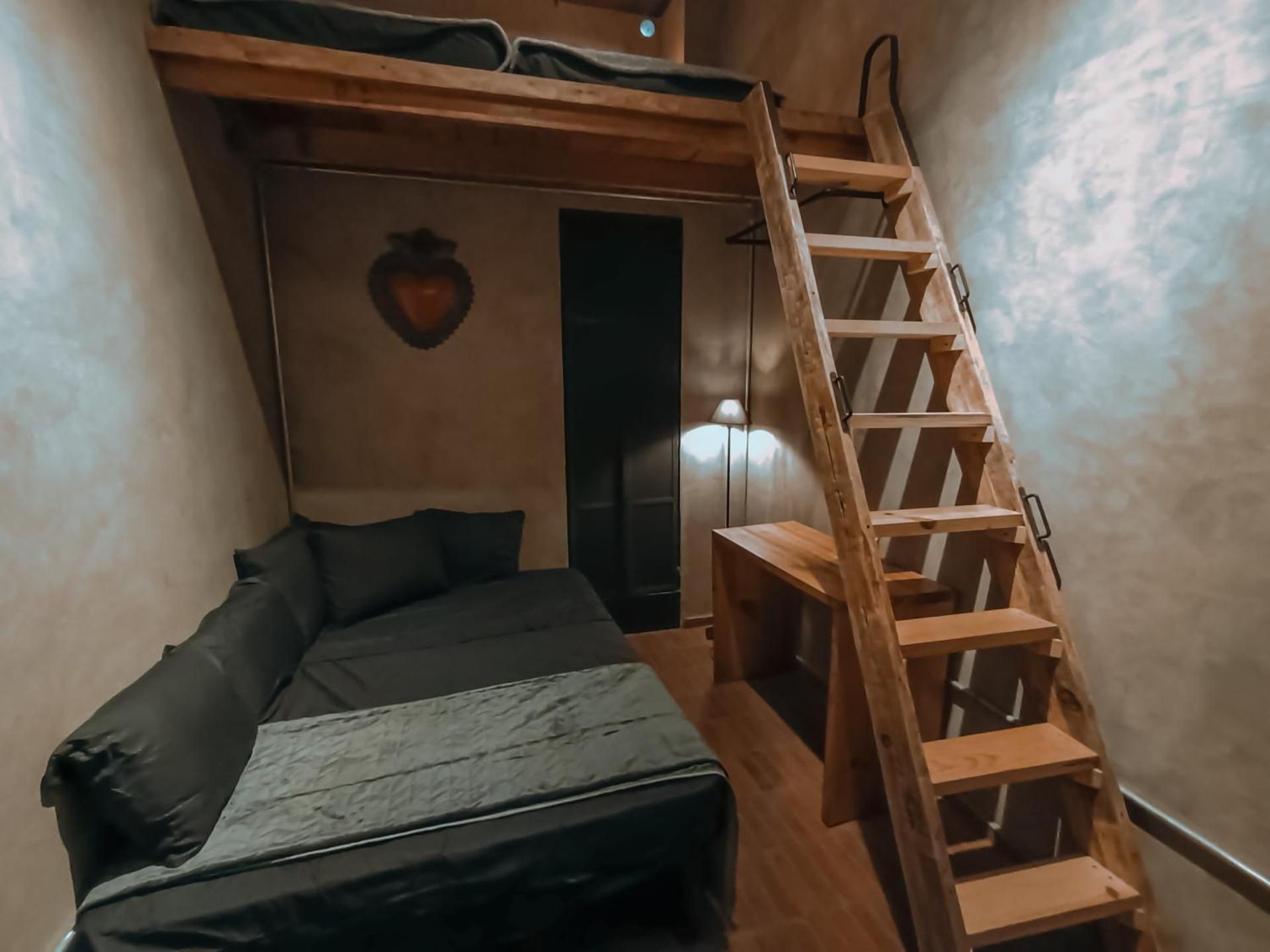 Budget Double Room interior view