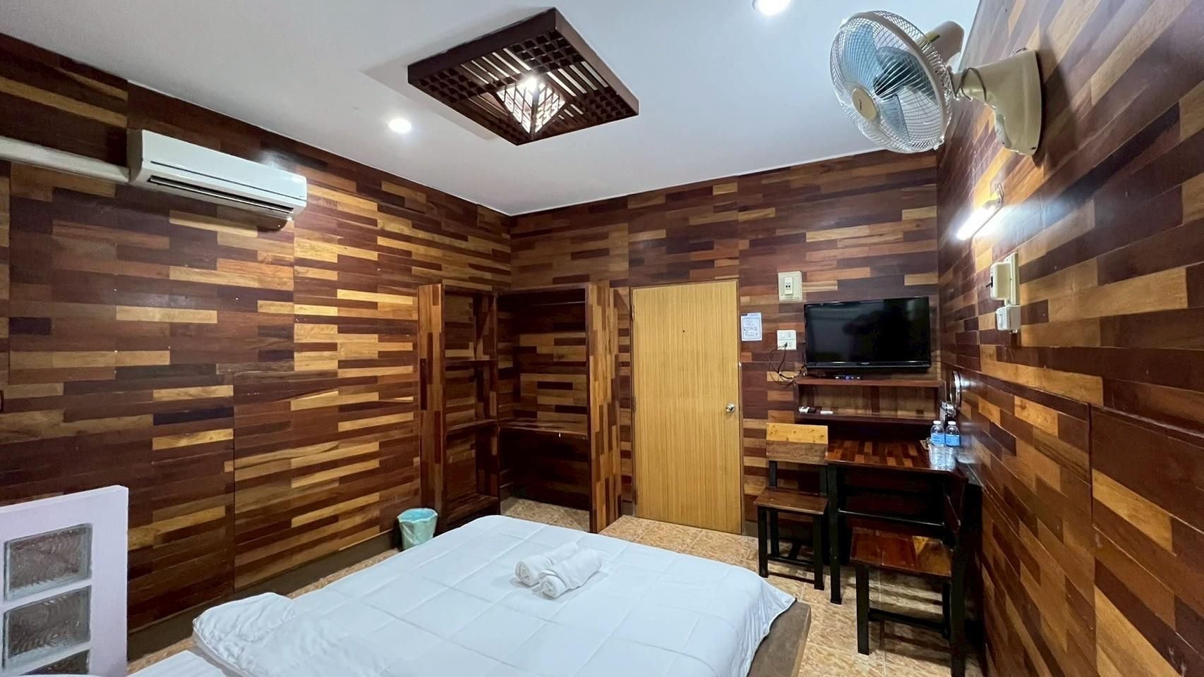 Double Room with Private Bathroom