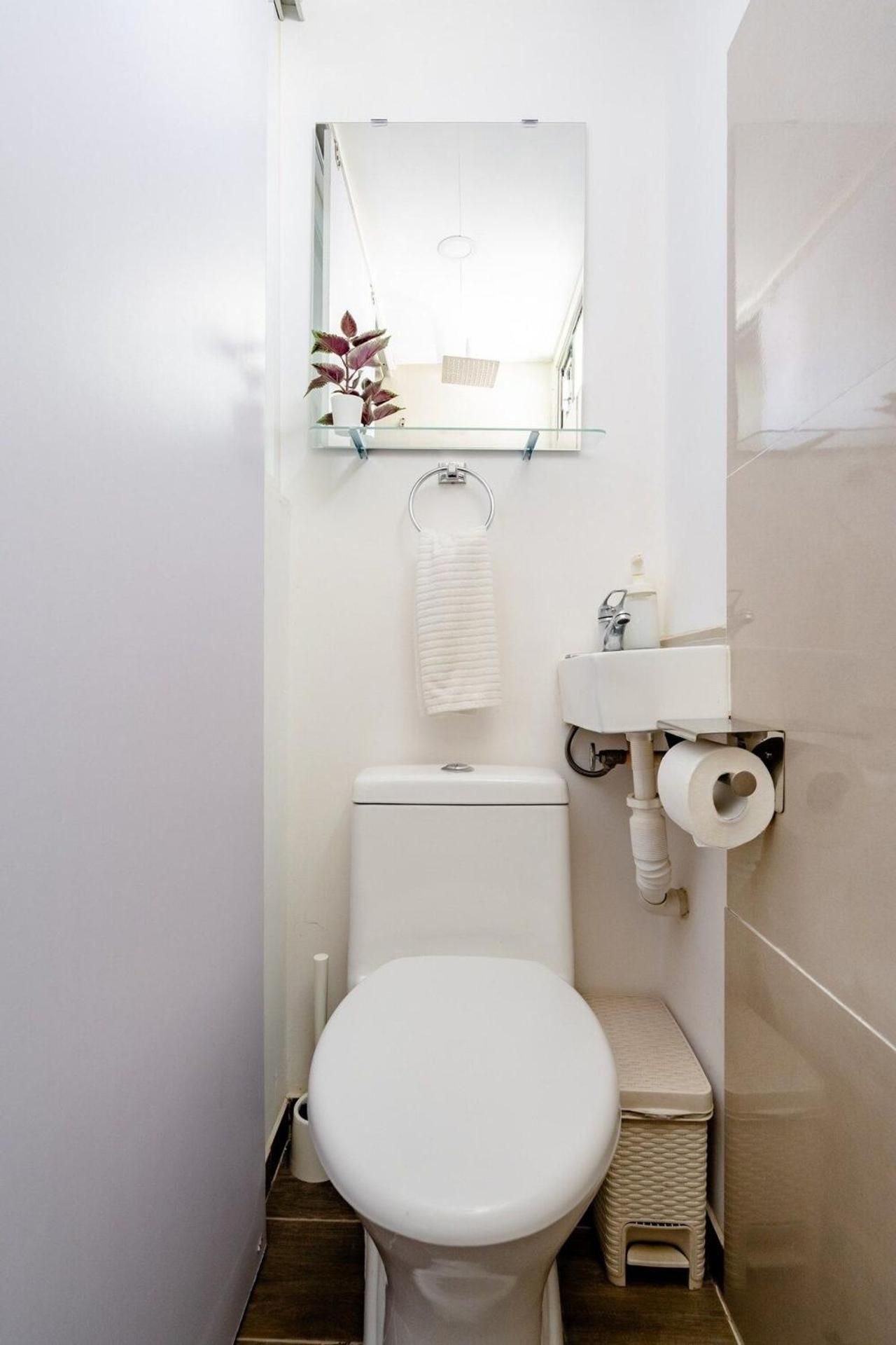 Single Room With Private Bathroom