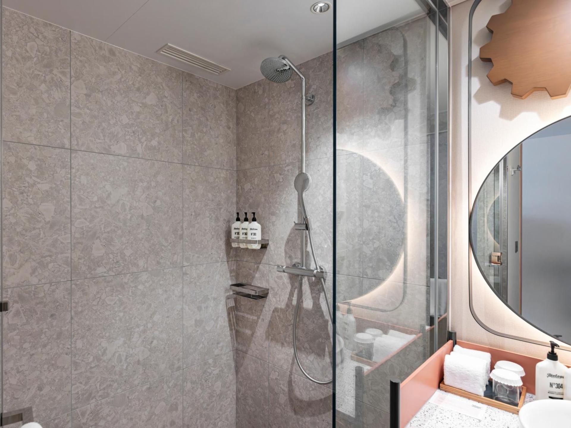 Standard Twin Room with Furnished Balcony