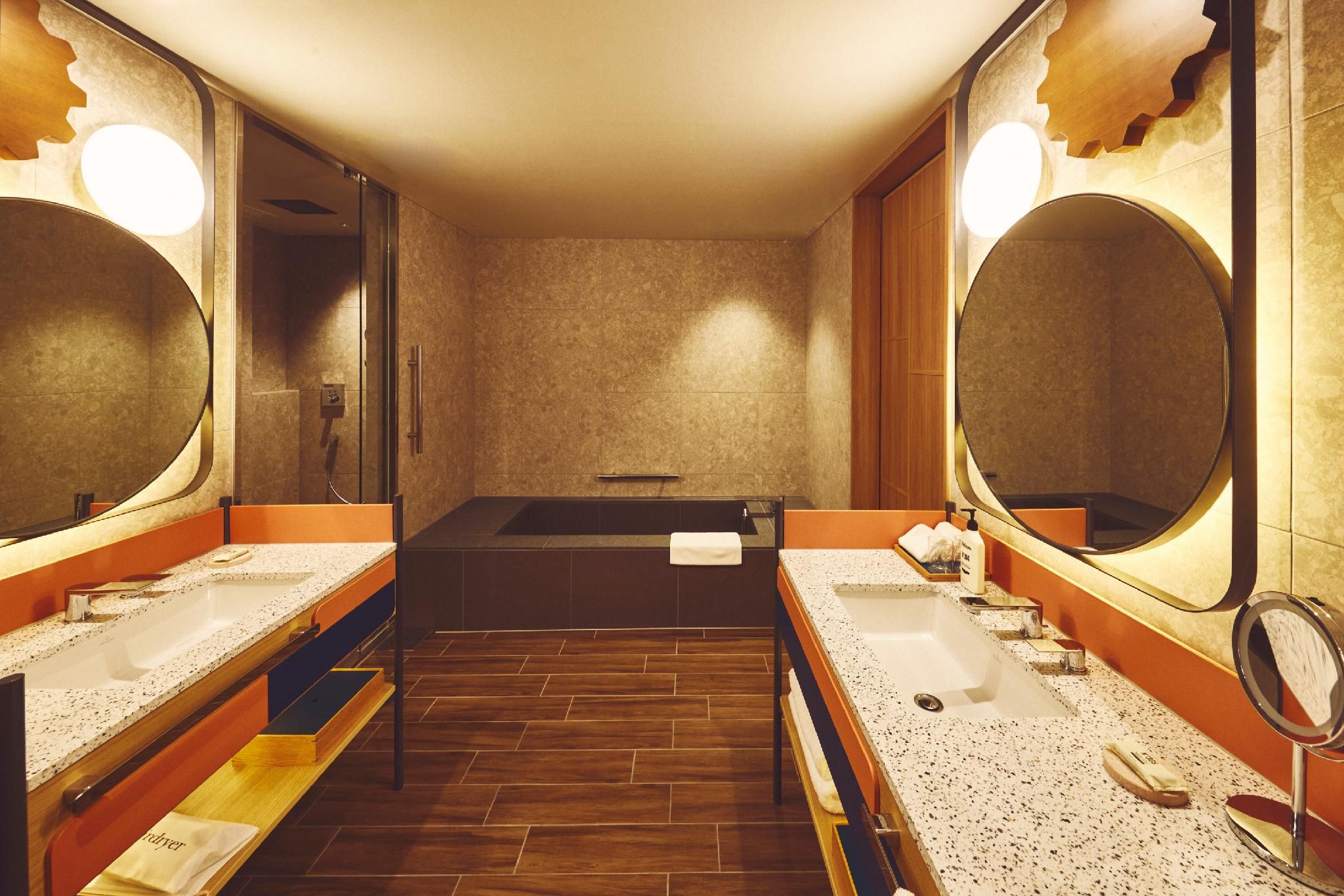 1 Bedroom Suite Furnished Balcony