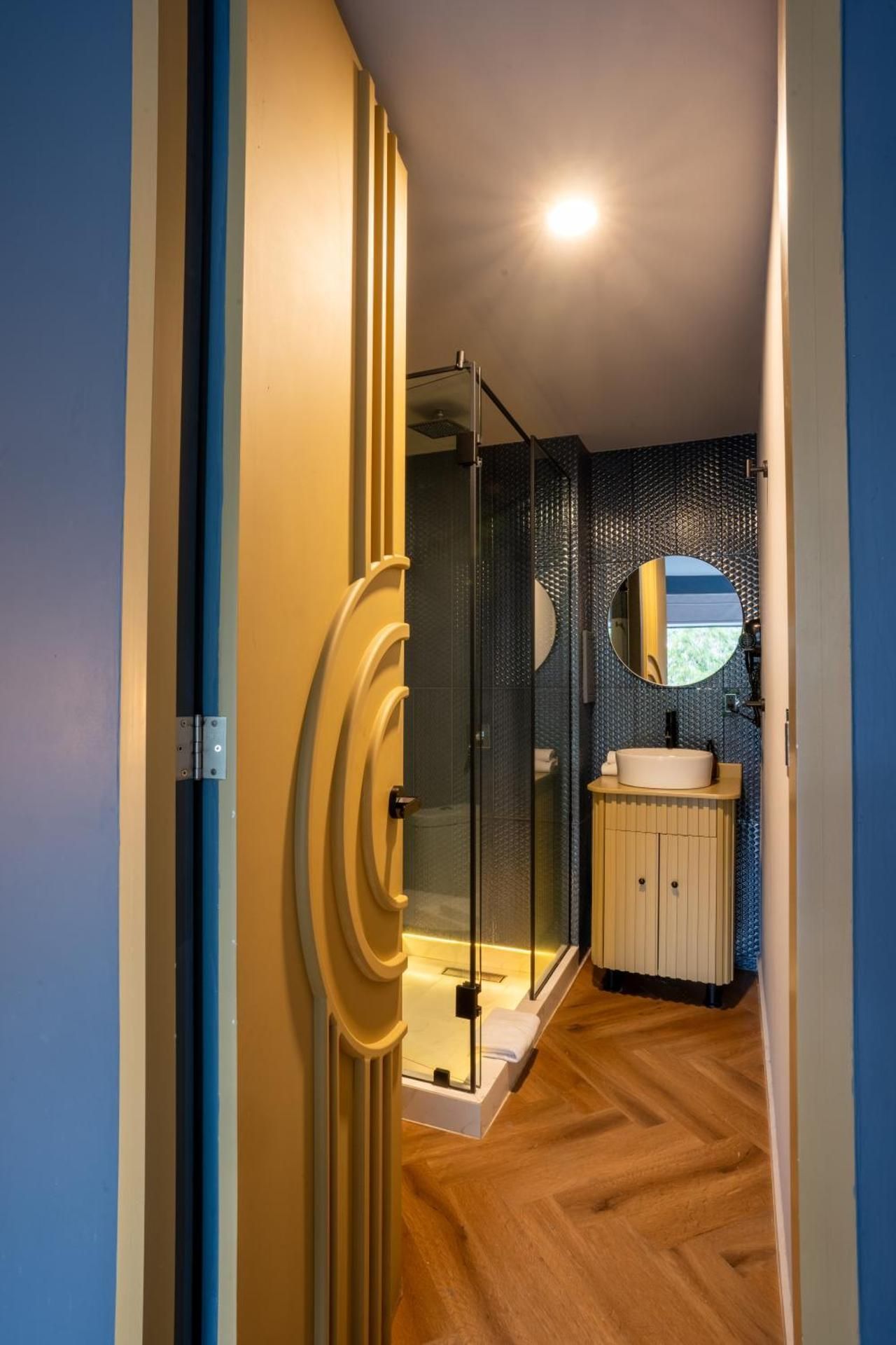 Standard Suite