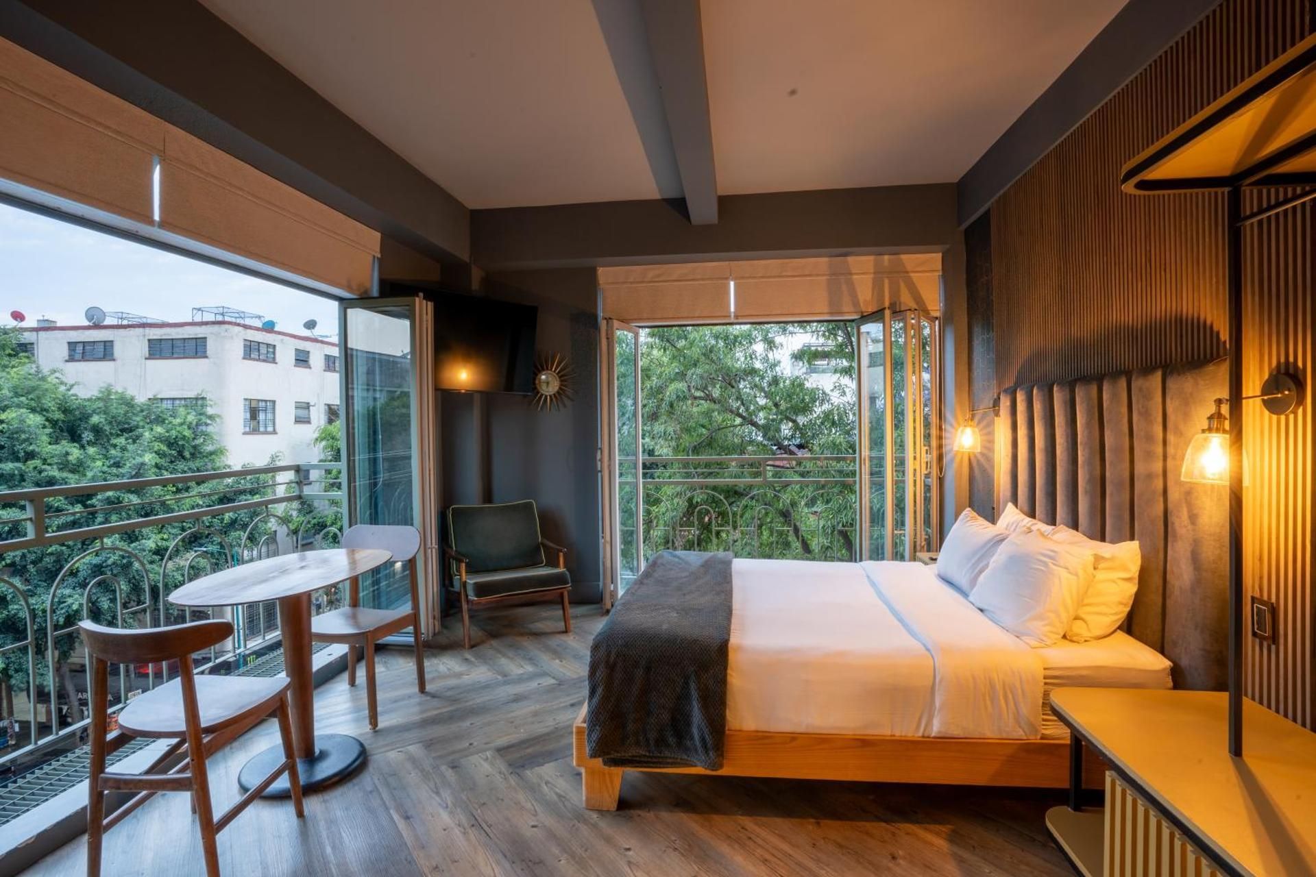 Deluxe Suite