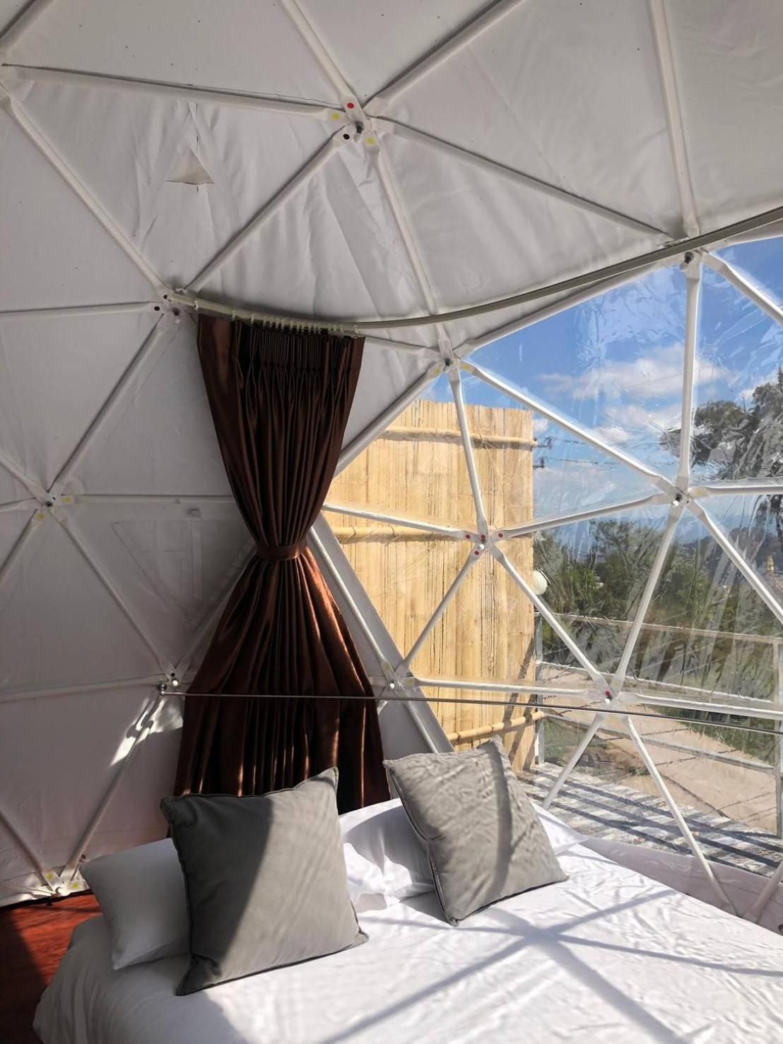 Deluxe Tent (No View)