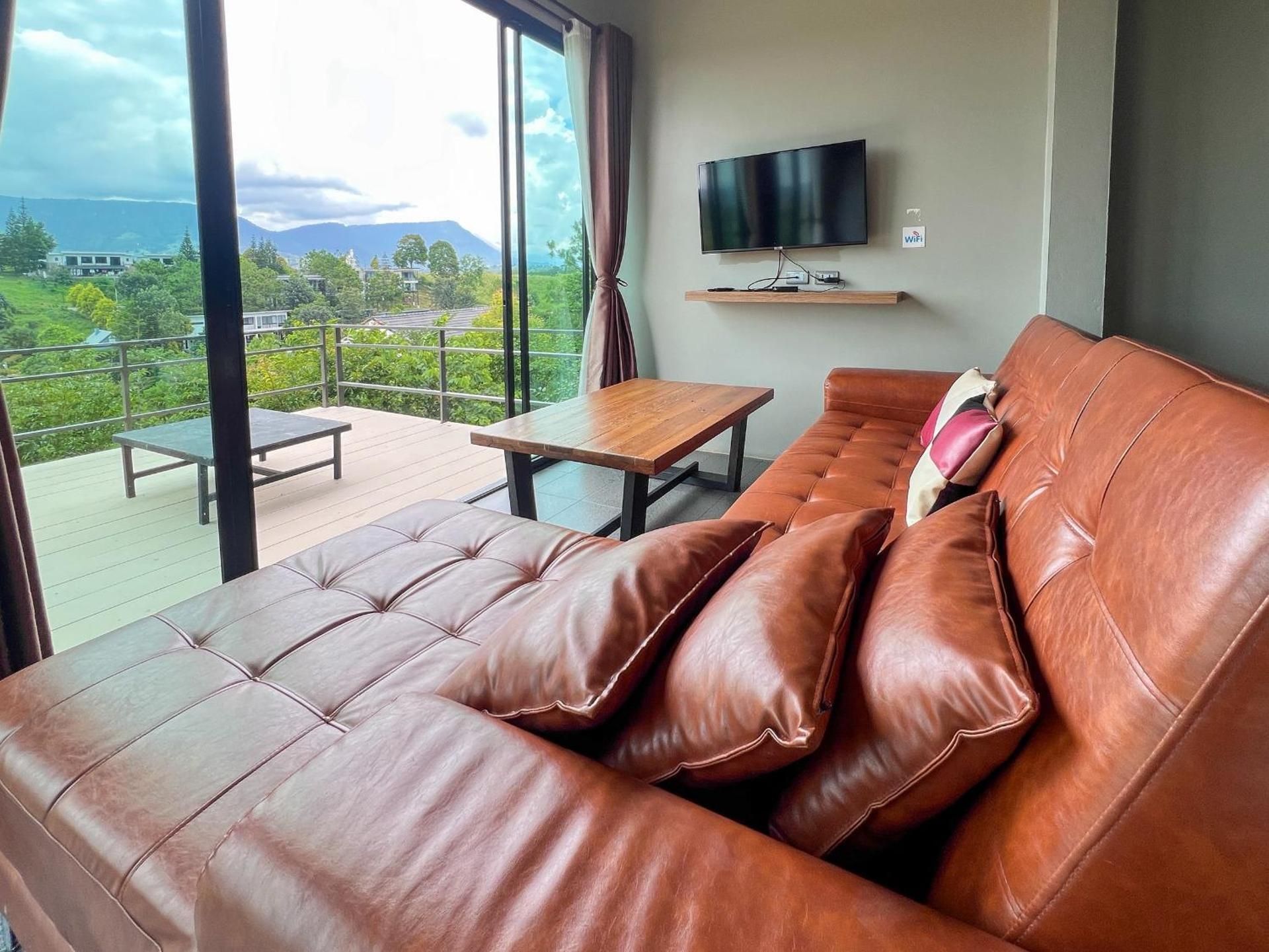 Quadruple Room with Terrace