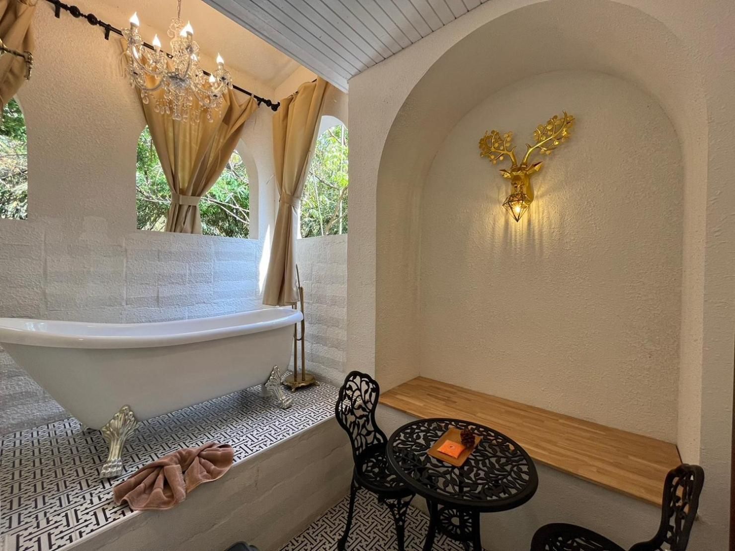 Suite with Lake View