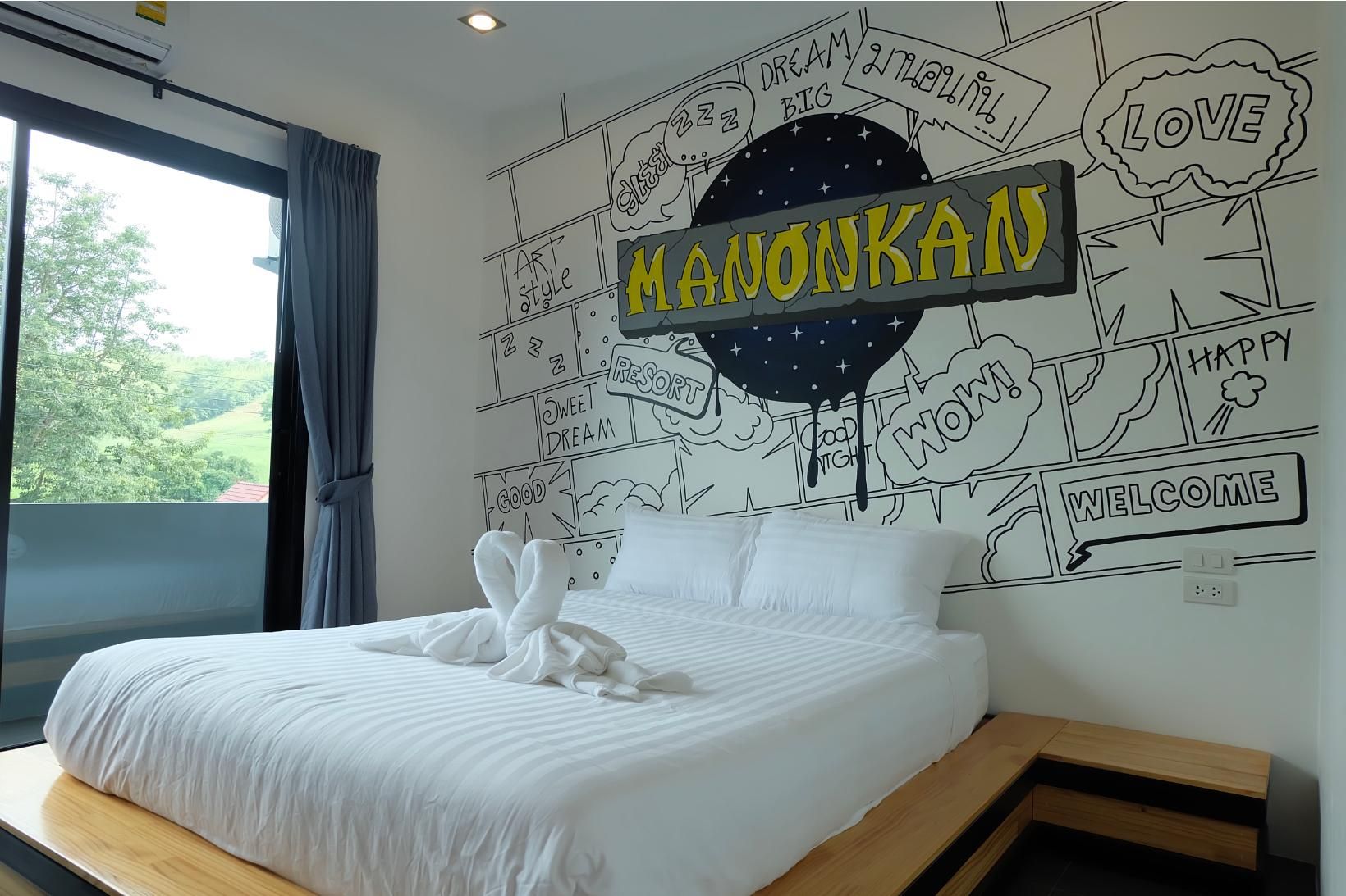 Deluxe Room 7