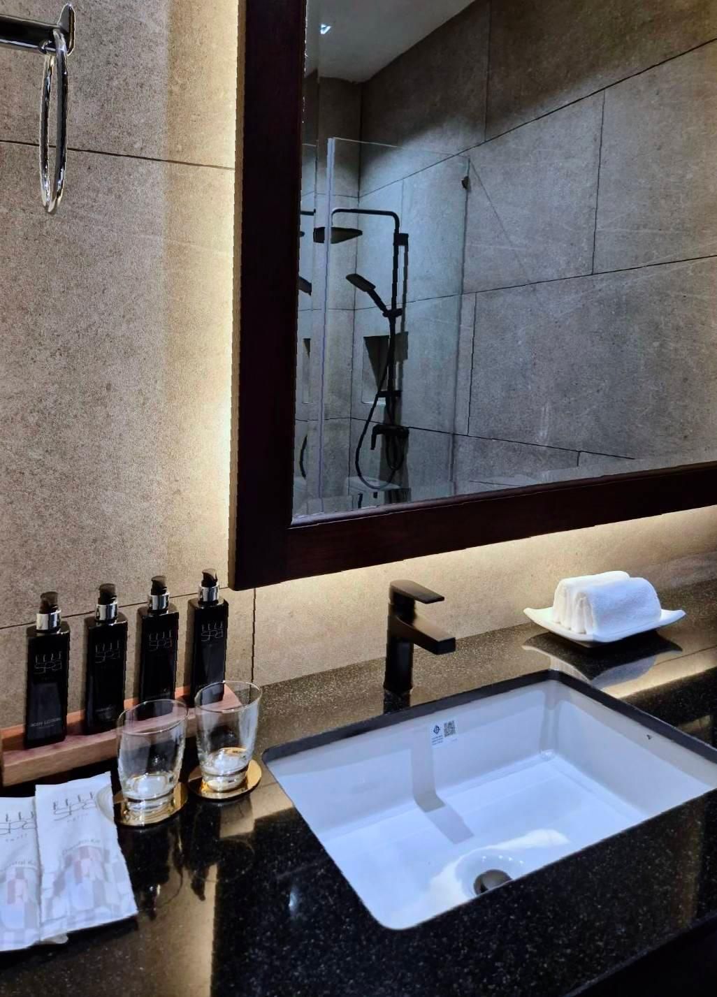 Signature Balcony Double