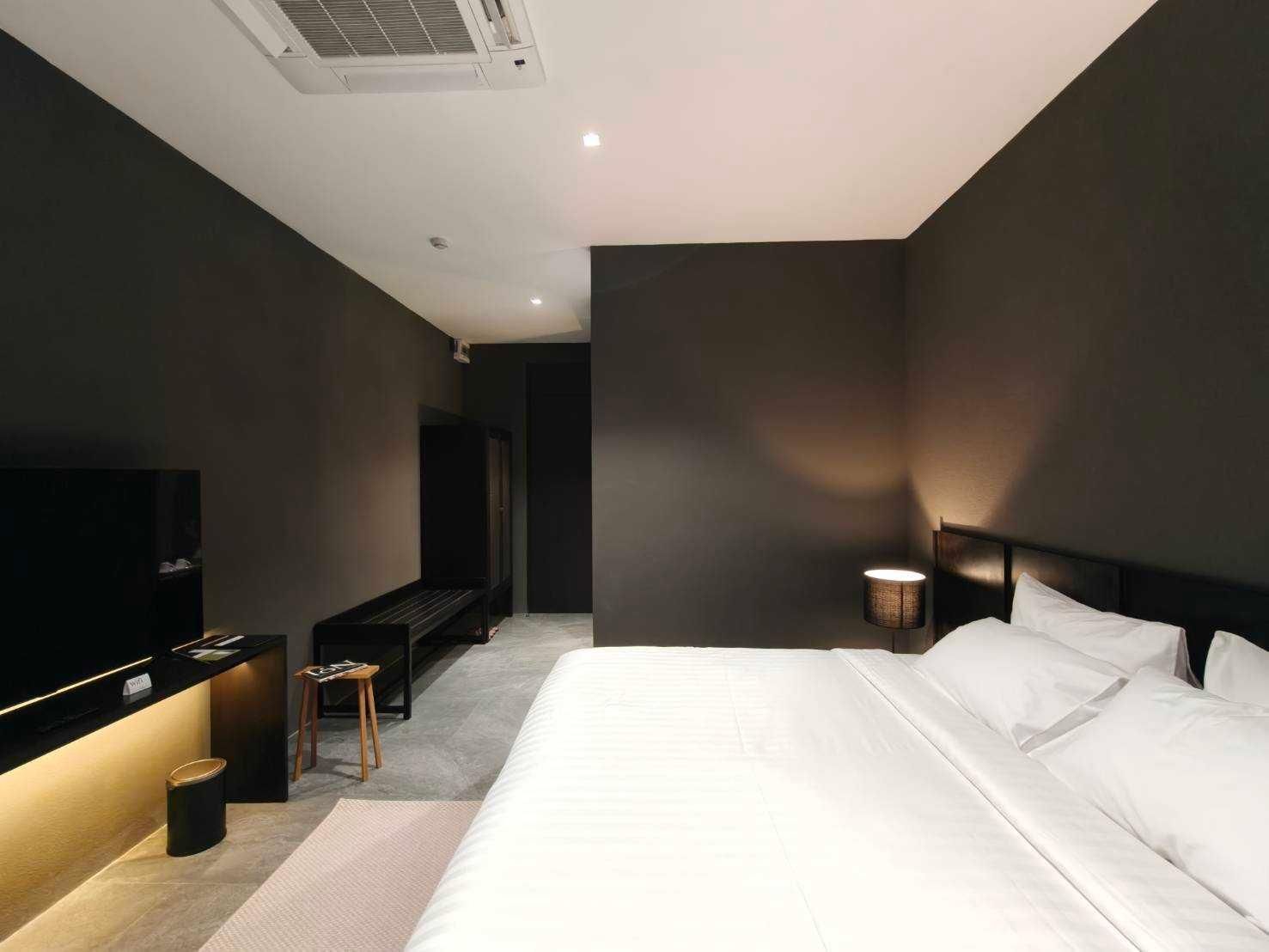 Suite - 2 Adults and 1 Child