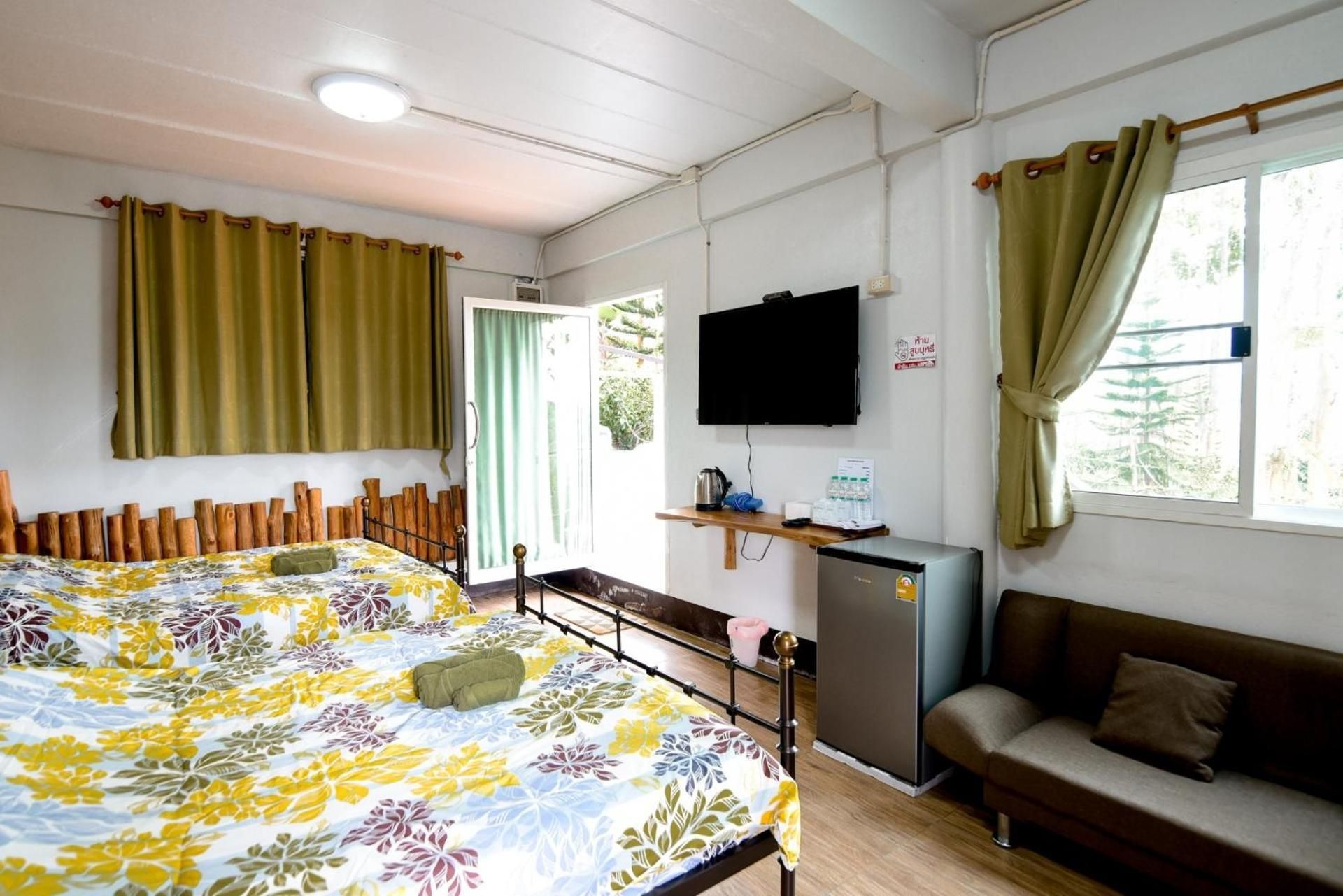 Quadruple Room with Mountain View