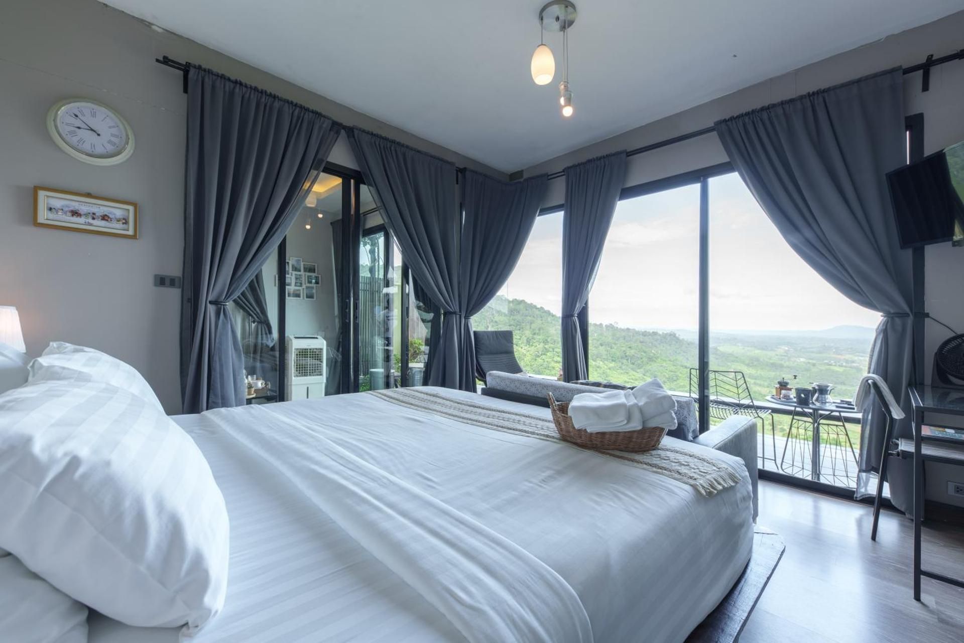 Double Room with Mountain View