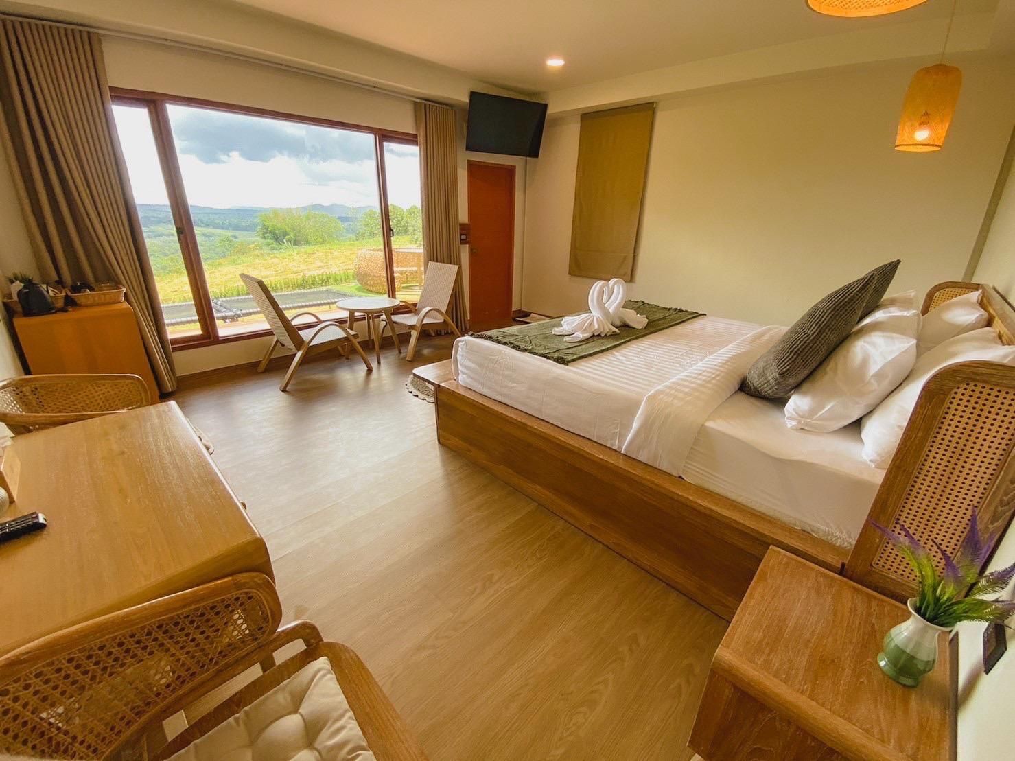 Deluxe Mountain View Suite